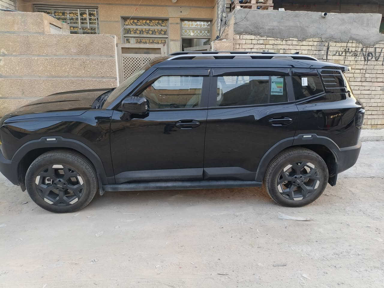 – JETOUR T1 2026  -     فئة Comfort 2.0L 8AT
•   🛣️  المسافة المقطوعة ١١٠٠٠ قابل للزياده

------------------------------------------------------------

✅ المواصفات :

• القير: 8 سرعات أوتوماتيكية 8AT
• نظام الدفع: دفع أمامي
• القوة الحصانية: 254 حصان
• العزم: 390 نيوتن.م
• استهلاك الوقود: 8.1 لتر لكل 100 كم
• كاميرات محيطية 360°
• نظام مراقبة النقطة العمياء
• حساسات اصطفاف كاملة
• نظام المراعي للوقوف الأوتوماتيكي (Autohold)
• نظام التحكم بنزول المنحدرات
• نظام مساعد لصعود المرتفعات
• نظام مكابح مانعة للانغلاق ABS
• نظام التحكم بالثبات ESC
• وسائد هوائية أمامية وجانبية
• رنجات ألمنيوم قياس 19 إنش
• شاشة وسطية قياس 12.8 إنش
• شاشة عدادات رقمية قياس 10.25 إنش
• دعم أبل كاربلاي وأندرويد أوتو
• مثبت سرعة
• مقصورة جلد فاخر
• المقاعد الأمامية كهربائية
• تهوية  للمقاعد الأمامية
• الإضاءة الأمامية والخلفية LED
• صندوق كهربائي بلمسة
• شاحن هاتف لاسلكي
• وضعيات قيادة متعددة
• نظام الدخول الذكي (بصمة)
• مسند يد (كونسول) أمامي
• فلتر تنقية هواء N95
• نظام مراقبة ضغط الإطارات
•السيارة بعدها ممرقمة
🛠️ الضمان

• الضمان الأساسي: 6 سنوات + عداد كم مفتوح
• ضمان المحرك: 10 سنوات أو 1,000,000 كم
سعر 33500 مليون وبيها مجال
الاستفسار ***********
