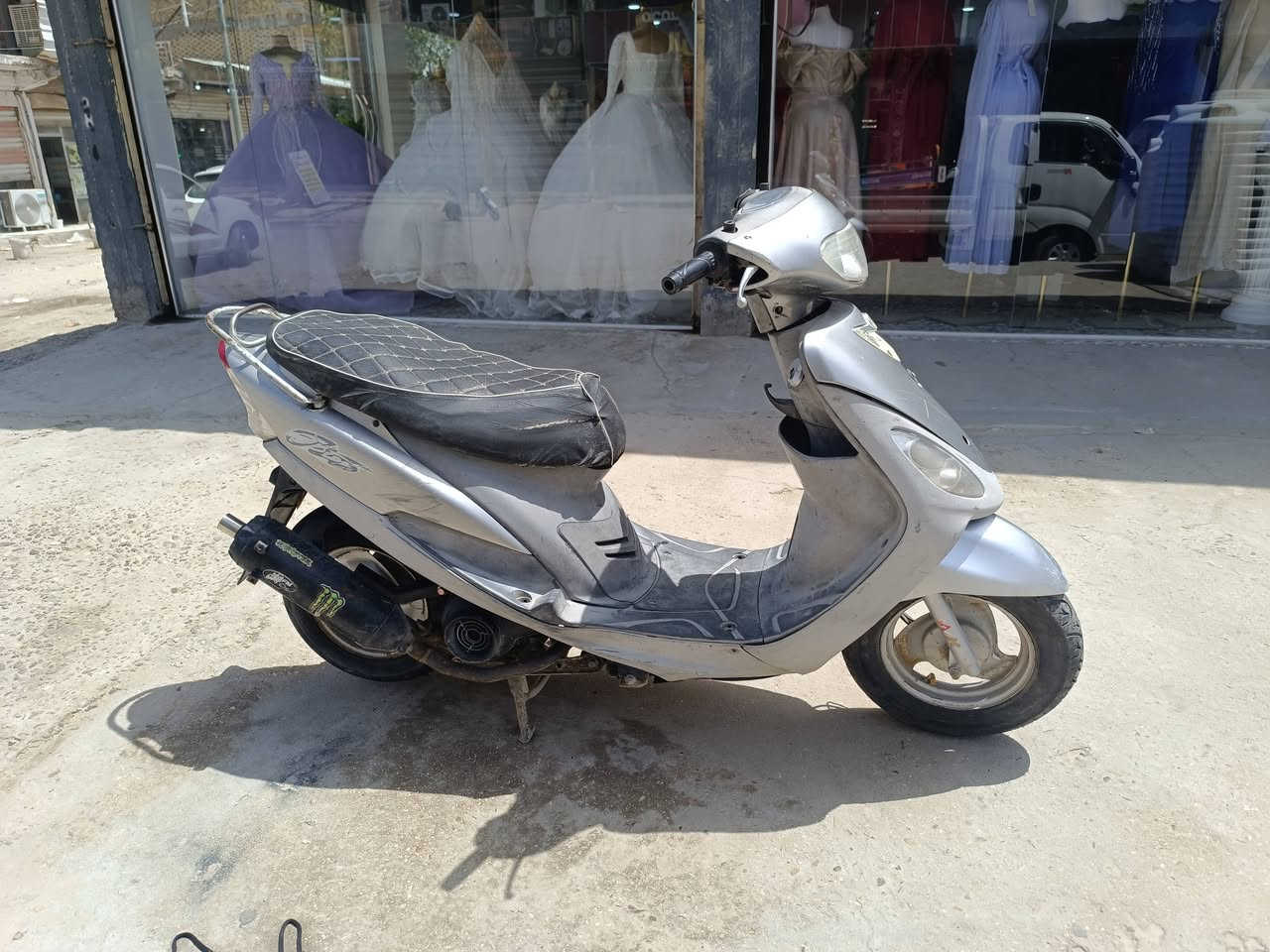 للبيع
ماكس منغولي كفرات بلادي دراجه نظيفه 
شغاله سلف هندر كهربائيات 
محرك ما مفتوح الكور مفتوح فقط 
السعر ٥٥٠ الف وبيها مجال حك الجيه 
المكان حله ابي غرق 
للتواصل ***********
