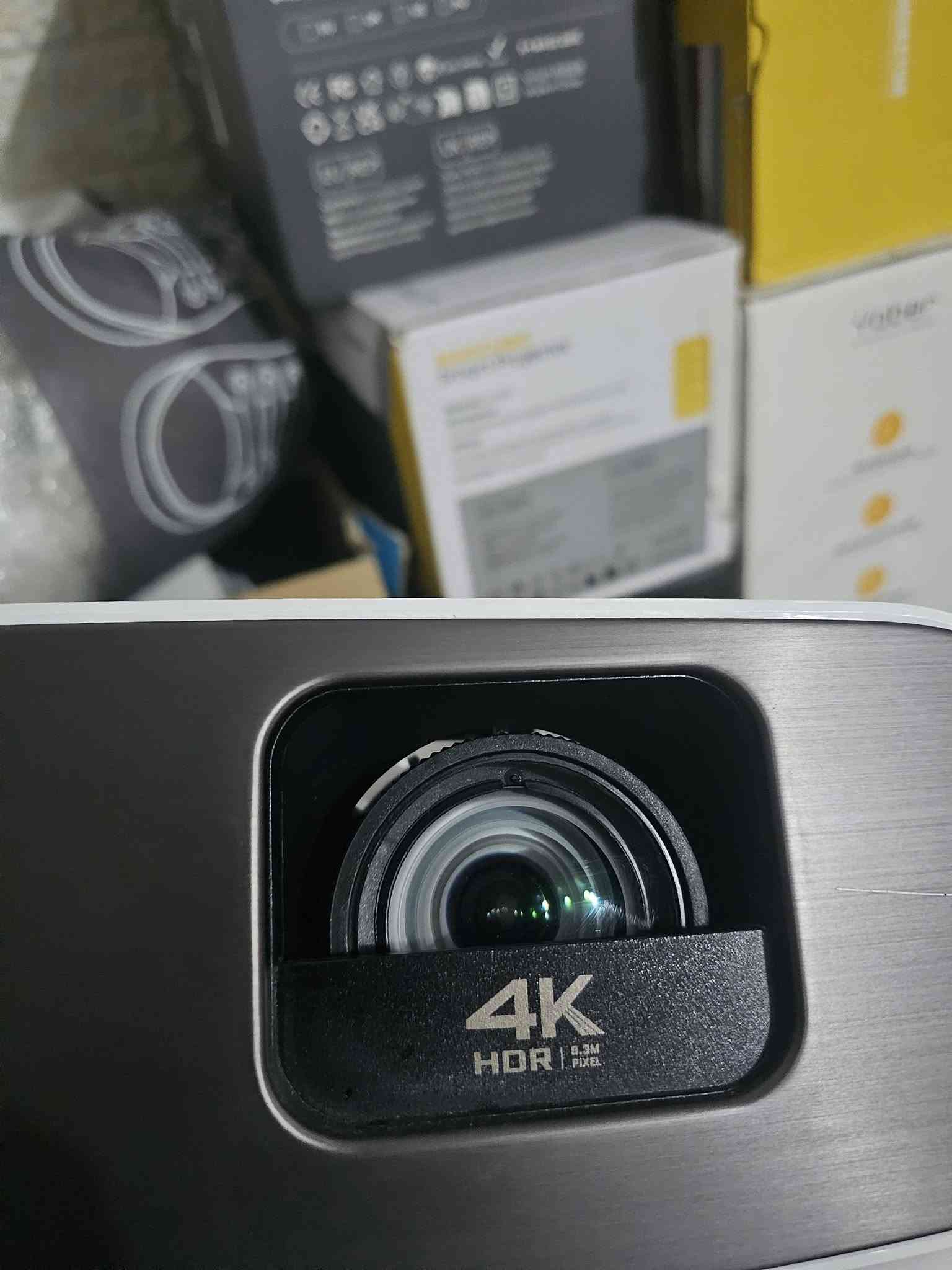 بن كيو W2700i • ٤K حقيقي • ٣٥٧ ساعة