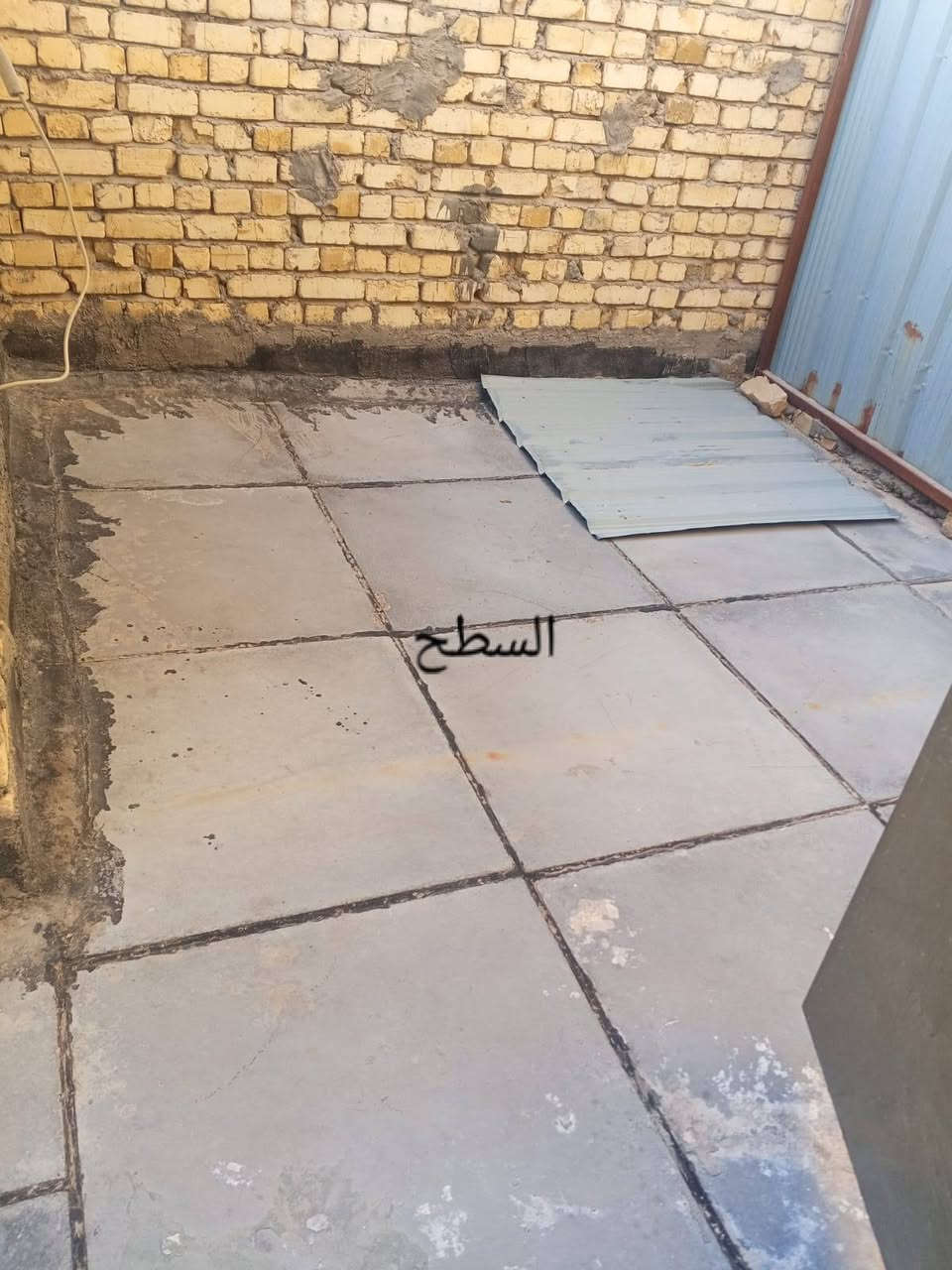 السلام عليكم بيت زراعي للبيع حي الشهداء الاول مساحة ١٠٠ متر قرب مركز الشرطة السعر ١٠٠ وبي مجال للاستفسار الاتصال على الرقم. ***********
