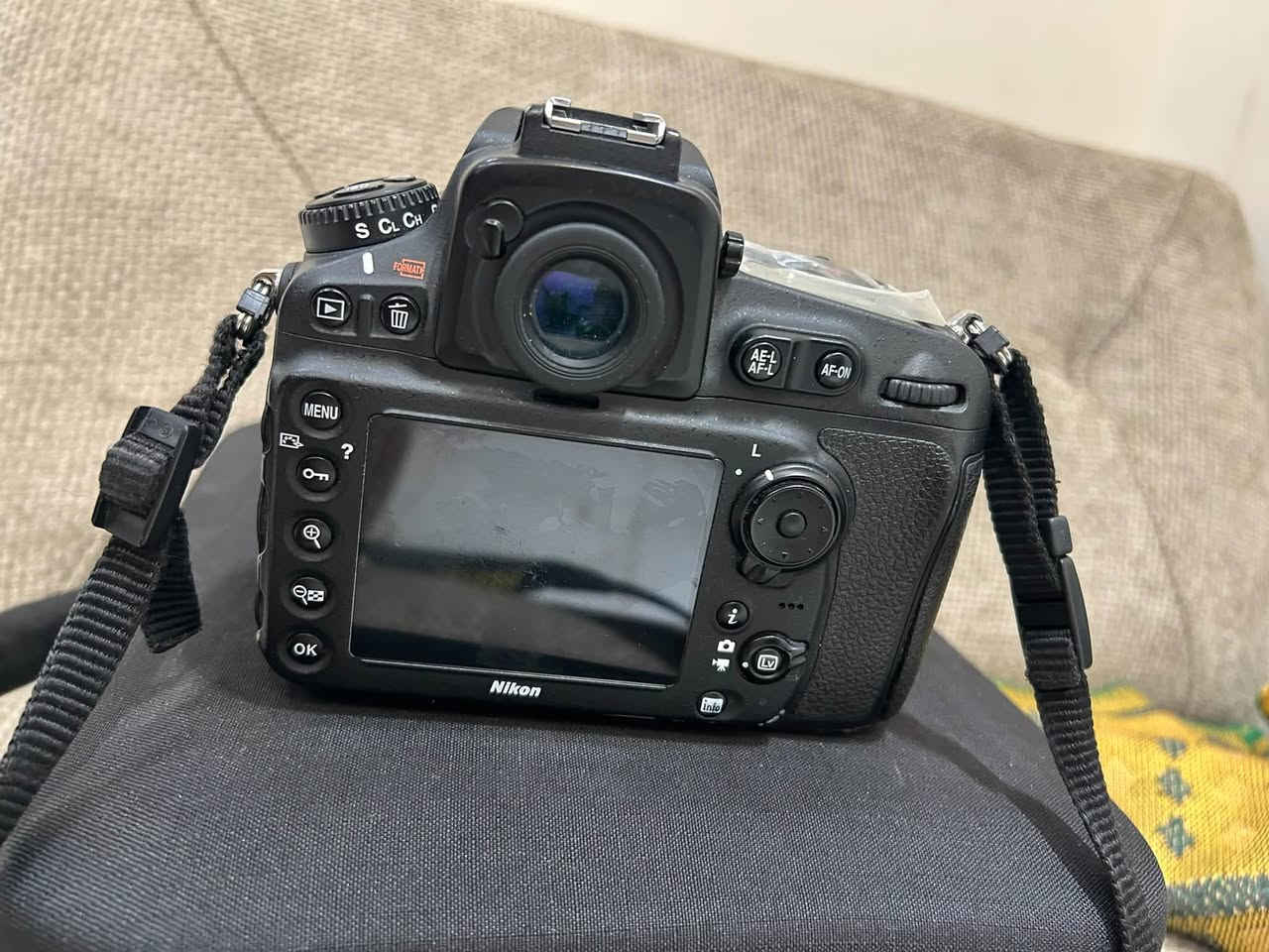 نيكون D810 • عدسة 24-120 • كامل الملحقات