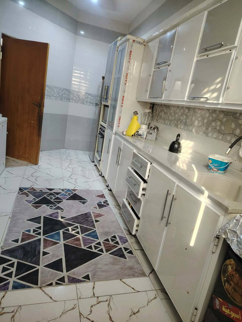 البيت للبيع حي الحكم طابقين مطلوب لمصرف 52 مليون نقد 85 مليون المساحه 125 متر طابقين 
لشراء يراجع مكتب الناجح للعقارات السماوة حي الحكم قرب مرطبات فستقه ***********
