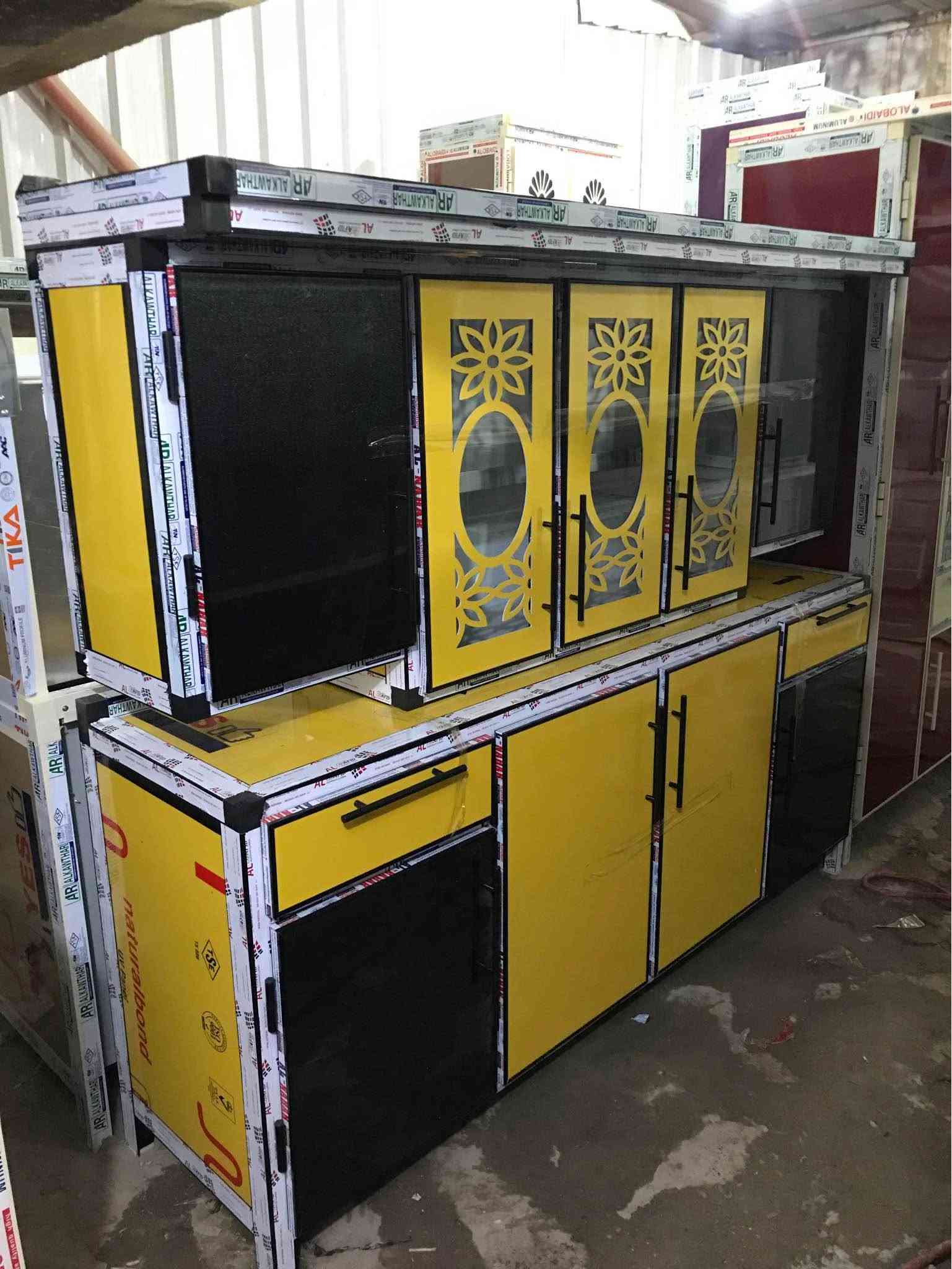 تخفيضات كاونترات مترين شرط شرط التزكام بليت واحد ملم نرماده حفر جرارات شفط نقش cnc تاج وكلوبات شغل درجه اولى ب400 واذا وياه سنك متر وربع مرمر ب600 يصير اللون حسب الطلب العنوان ناصريه شارع الاخلاص *********** ناصرية, ذي قار
