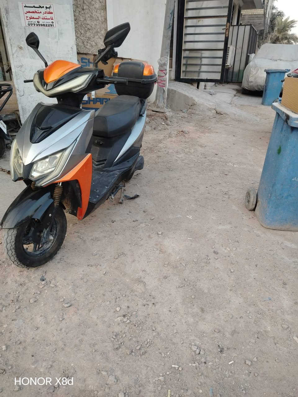 السلام عليكم من رخصت مدير الكروب للبيع دراجة شحن 6بطاريات دراجه كلش نضيف السعر 600الف وبيها مجال مكاني الاعضميه شارع قاسم ابو الكص هذا رقمي ***********

نص مكتوب في الصور:
- HONOR X8d