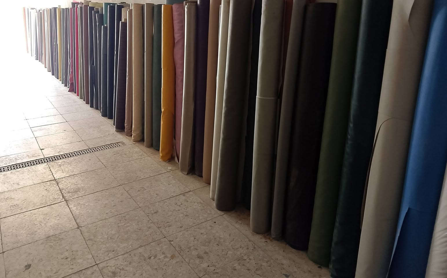 السلام عليكم تم وعلى بركة الله 
أفتتاح محل لدوشمة كافة انواع السيارات 
مستعدون لتغليف كافة انواع مقاعد السيارات بافضل انواع الجلود من الطراز الياباني وبافضل التفاصيل ومتوفر جميع الالوان كما متوفر جميع الالوان الخاصه في فرش الارضيات متواجدين طيلة ايام الاسبوع من الساعه ٨ صباحآ وحتى الساعه التاسعه مساء 
موبايل :***********
موقعنا الكائن 
بغداد : الامين الثانيه شارع البانزين خانه ـ قرب مطعم الرياضي وكل الهلا بيكم
