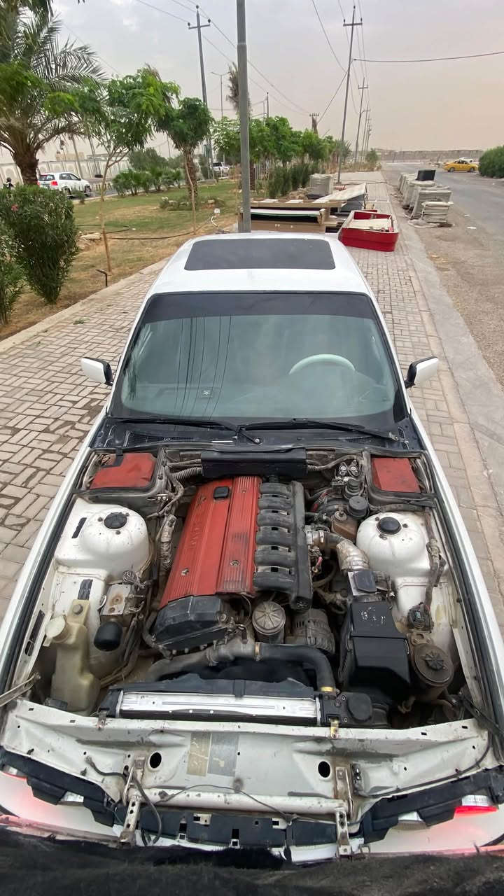 بي ام ٥٢٥i • ١٩٩٢ • رقم بغداد