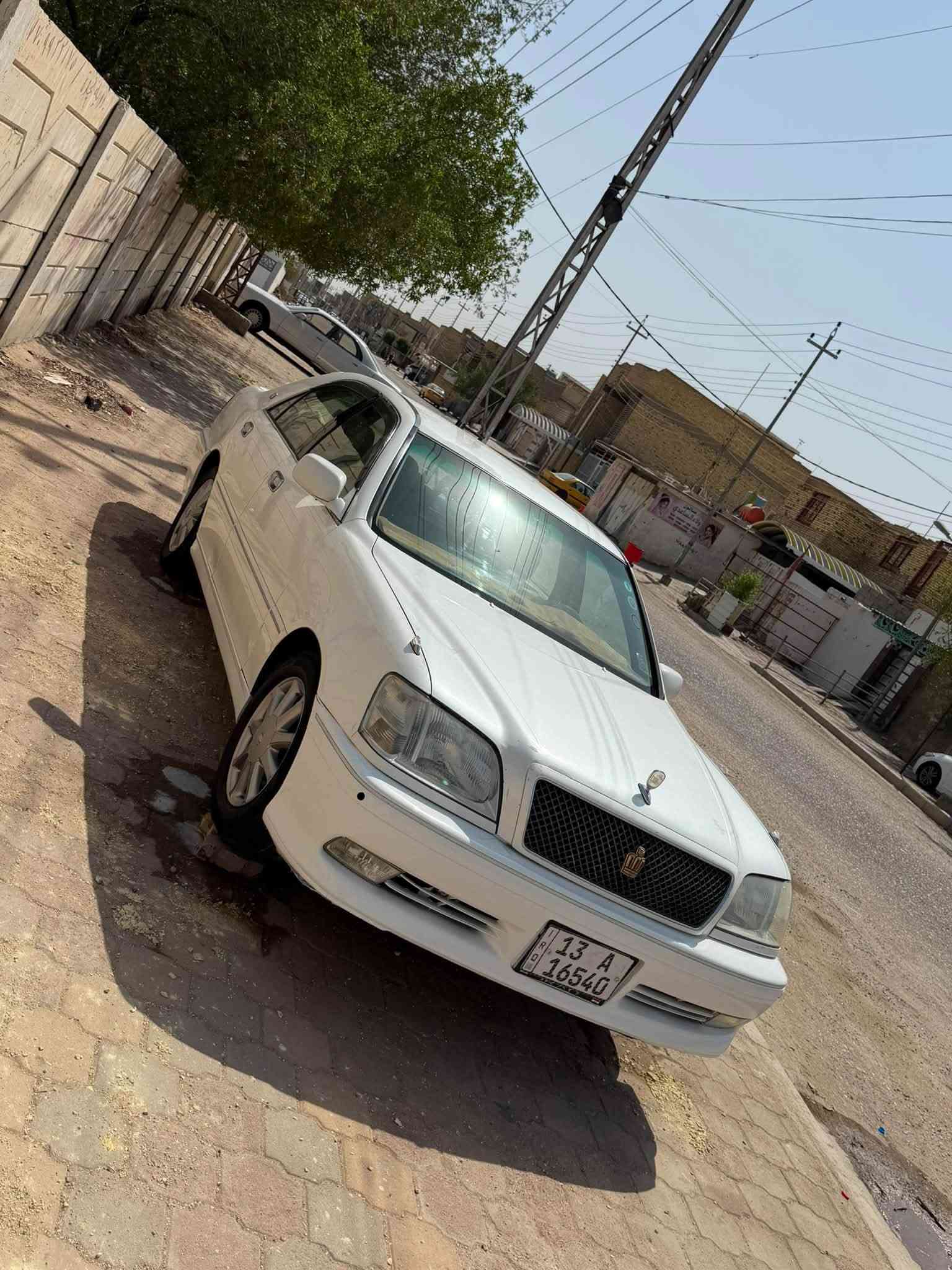 السلام عليكم جنون للبيع 2000 كرستال اصل سياره  أربع دكم فول سياره كفاله عامه من الگص و النقل ومكفوله من العيب الشرعي سياره اجدد من الصوره سياره جاهزه تبريد حداديه جاهزه الأخير السعر 120 وبيها مجال العنوان ميسان العماره التواصل ع الرقم***********. ***********
