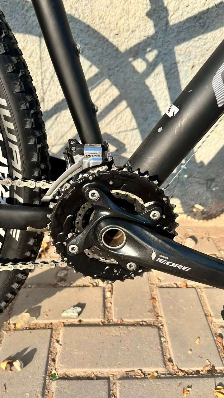 Cannondale f29 lefty
كانونديل 
الحجم 29 M
كاربون فايبر 
السستم shimano deore slx
البريكات shimano deore
الوياله ztr tubeless
ستيرن وركبه وقبضات كانندل
دبل امامي lefty كانندل 
المكان بغداد حي الجهاد
للحجز والاستفسار خاص او ***********
