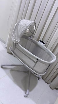 كاروك وهزاز كهربائي للأطفال من Mastela للبيع 1- حالة ممتازة ونظيفة جدا...