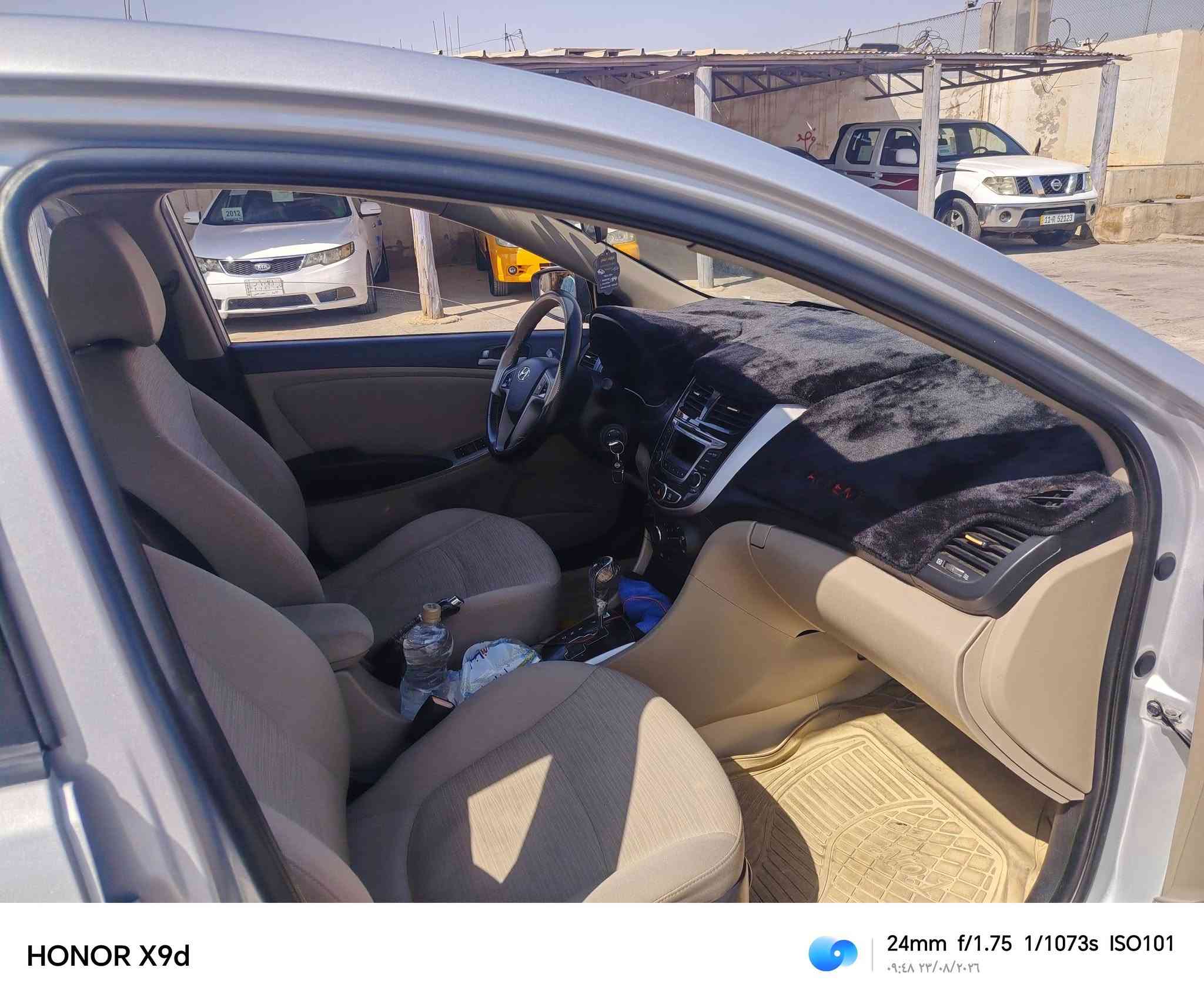 للبيع اكسنت موديل ٢٠١٧ خليجي رقم شمالي بيه صبغ باب وجاملغ خلفي صفحة الراكب محرك وكير جيد جداً السعر ٨٨ ورقة وبيه مجال بسيط للاستفسار 
***********
***********
