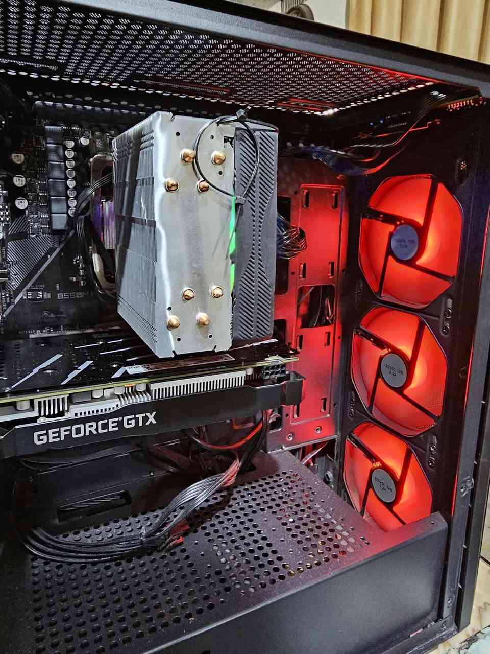 Pc للبيع مستعمله فتره مو هواي سبب البيع محتاج فلوس 
مواصفات الpc
NVIDIA  GTX 1660 TI 6GB OC 2 FANS GALAX
RYZEN 5 5500
RAM 16GB 1X16 LEAXER BLACK 
M.B AORUS M-K 4 SLOT RAM + 2M.2 
POWER SPPLY 550 WATT MASS BLACK
SSD 256
HDD 500
Cooler MASS AIR GOOD 
CASE 3 FANS REVERS
كراتين الكارت و البور سبلاي و المبرد موجودات +وياهن هديه ماوس و كيبورد و سماعات 
السعر 650و بي مجال 
مكاي بغداد وذا تريد توصيل همين موجود وذا تحب تجي تفحص همين عادي 
الاستفسار اكثر واتساب
***********
