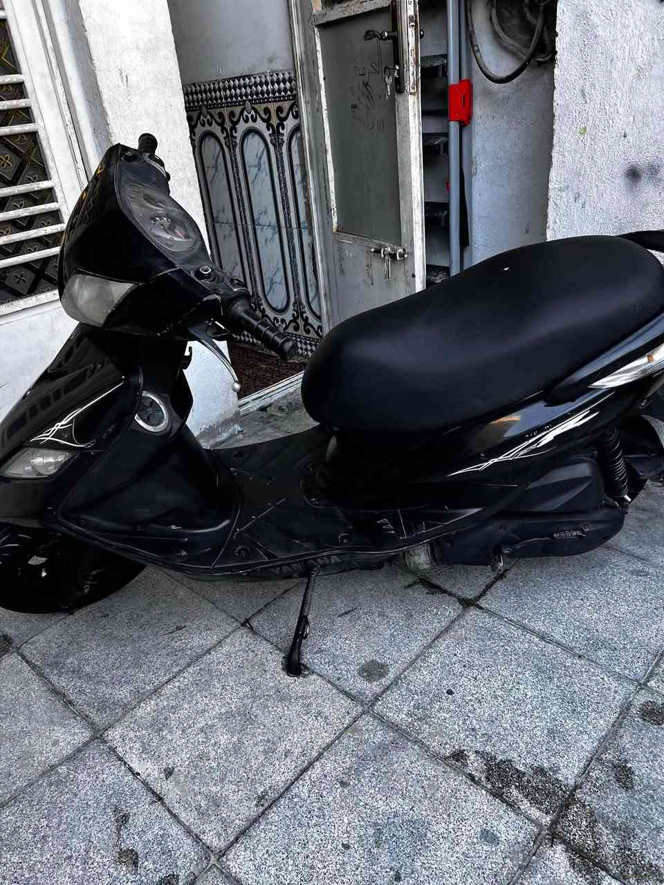 دراجه ماكس ثعلب جي تي آر 140 دراجه ما مفتوحه وخير من الله محركها مكفول بس من يم الصره مليكه تليك بسيط ومسوي كفراتها بلدي دراجه خير من الله مكفوله من لبرغي للبرغي مكاني بغداد المشتل *********** دراجه رايدها ب450 وبيها مجال و اوراقها موجوده
