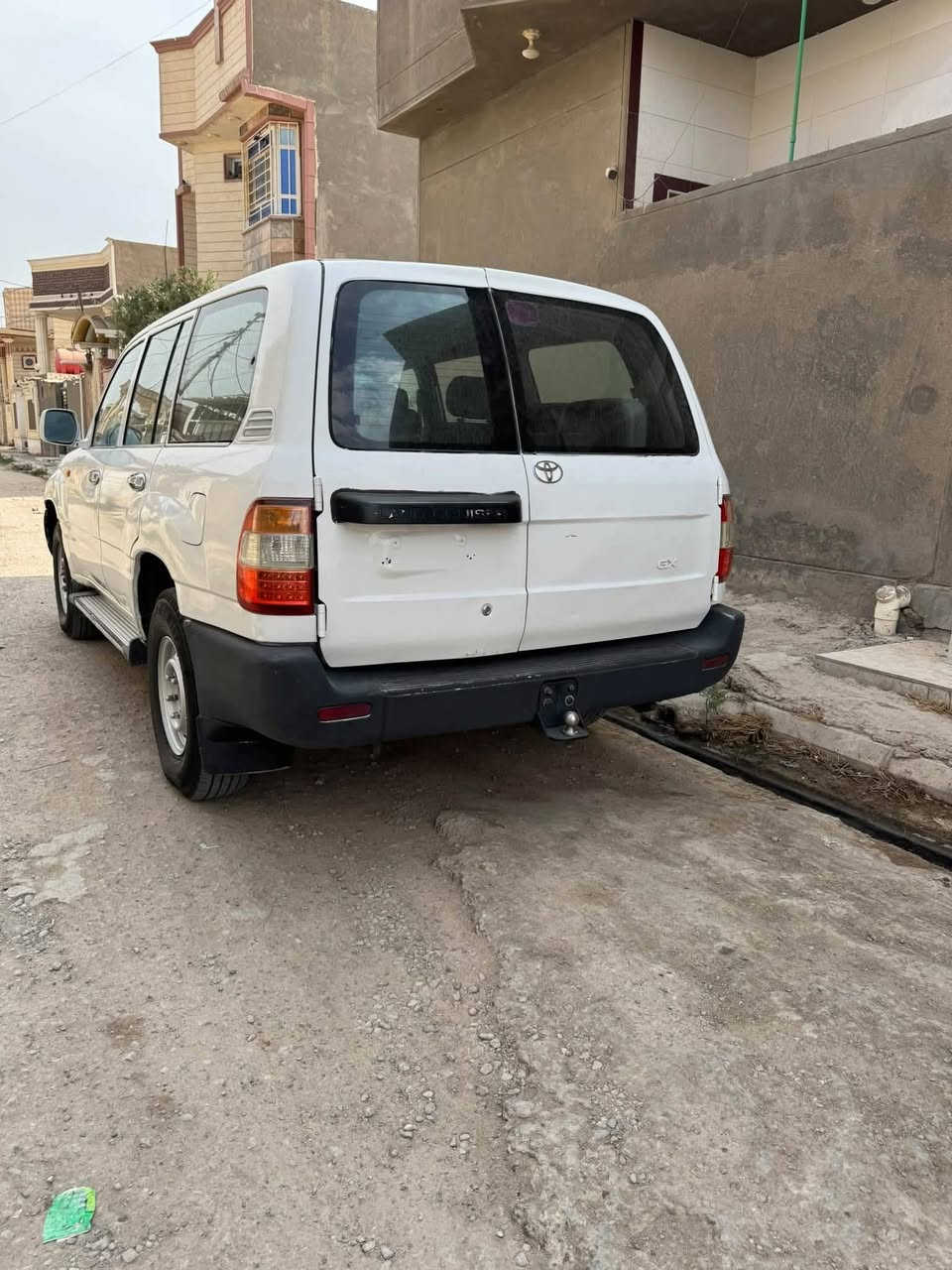 لاندكروز • محرك ٦ • نضيفة