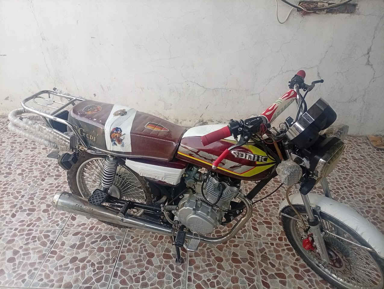 سلام عليكم ماطور سونك موديل 24 باب اول نضافة فول كهربئيات كامل السعر 650 وبي مجال ***********
