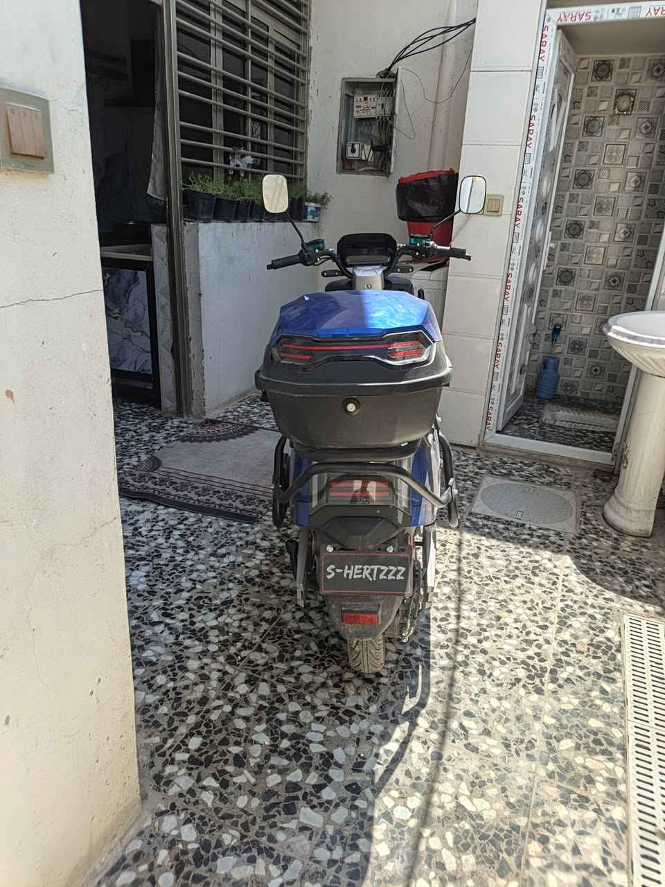 سلام عليكم
دراجه شحن بوليسي سبورت 
ملف 3000 بطاريات 6 ليثيوم
تمشي 70 كيلو بشحنه الوحده 
سرعته الحقيقي 70 
نزلته جديده صارلي 15 يوم 
سعره 950 وبيه مجال 
رقمي *********** فقط واتساب
