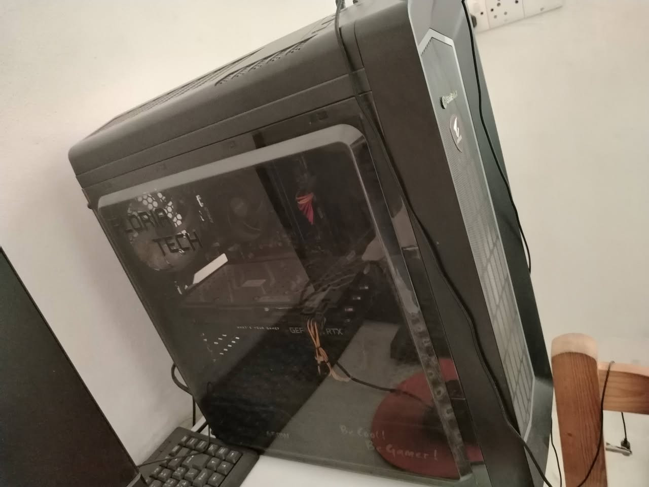 🎮✨ للبيع سيت أب گيمنگ احترافي جاهز للتشغيل! ✨
💪 أداء قوي + شكل أنيق + كل شيء جاهز

🧩 المواصفات الكاملة:

 • ⚙️ المعالج: AMD Ryzen 5 2600 – 6 أنوية / 12 

 • 🧠 الرام: 16GB DDR4 
 • 🖥️ المذربورد: MSI B450 – ثابتة ومناسبة للتطوير

 • 🎮 كارت الشاشة: NVIDIA RTX 2060 SUPER –
 • 🧊 الكيس: Floria Pecola بإضاءة RGB فخمة 

 • ⌨️🖱️ الكيبورد والماوس: Redragon مخصصة للألعاب – استجابة وسرعة 🔥

 • 🖥️ الشاشة: HP 27 بوصة – 144Hz – G-Sync – تجربة عرض سلسة واحترافية

 • 💿 النظام: Windows مفعل مدى الحياة ✅
 • ⚡ UPS: قدرة 1800 لحماية الجهاز من انقطاع الكهرباء

💥 السيت أب متكامل، نظيف جداً، ومناسب للألعاب، التصميم، والبث المباشر.
للتواصل عنوان ديالى بعقوبة توصيل لايوجد 
***********
***********
واتساب +اتصال
