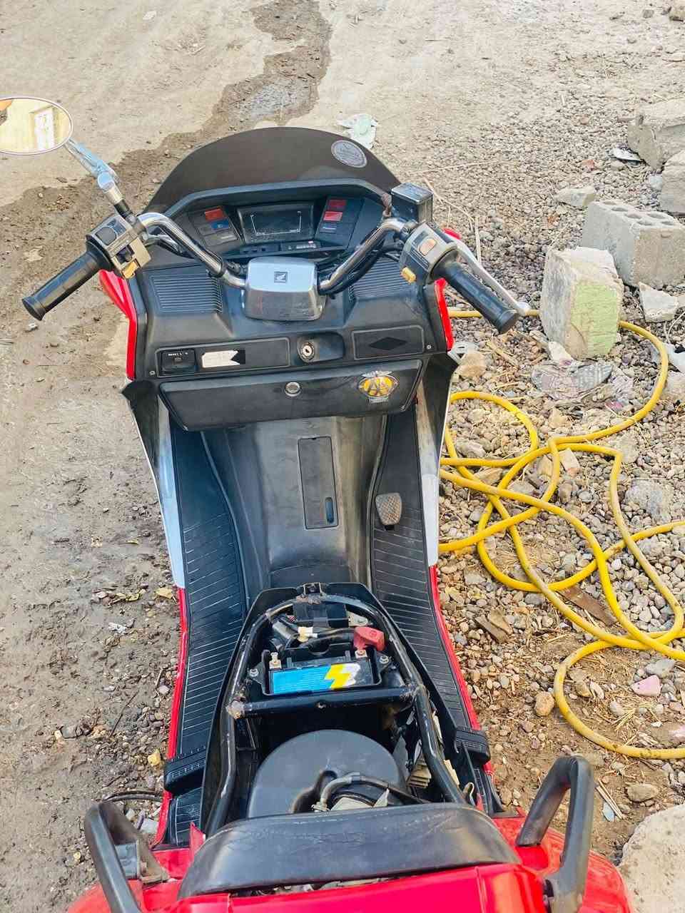 محرك كهربايات كفاله اكسل كفاله الكشر شويهزبي شخطات 700قفل لاتكلي الف ماينزل مستعجل عل بيعته ***********
