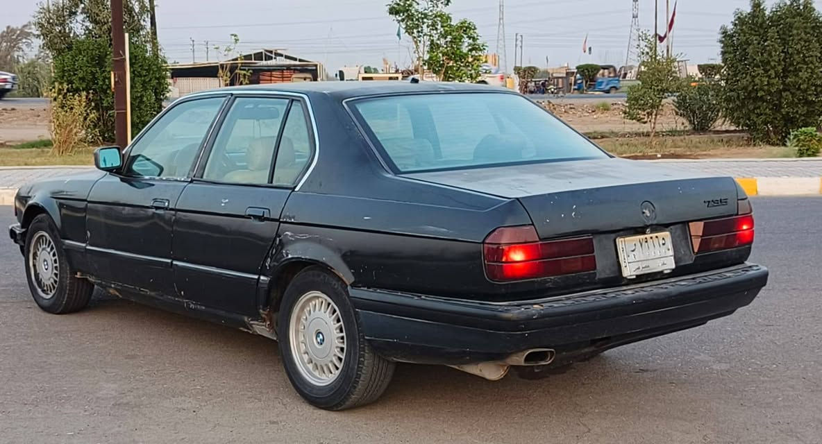 السلام عليكم 
سياره بلاش بلاش 
بي ام دبليو موديل ٩١ كير مكينه بطه تبريد شغال سلايت كهربائيات كله شغاله هزه جديده رقم بغداد 
السعر ٢٨
العنوان واسط 
*********** الحال, واسط
