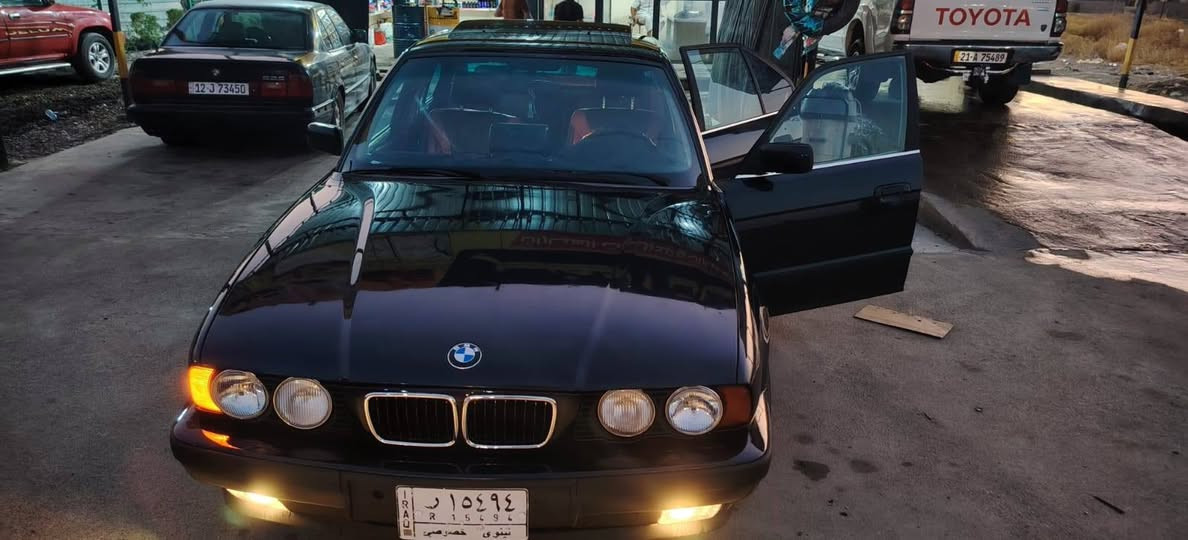 للبيع BMW
525 اصل 
مسكر كبس
وارد ياباني
بجم عريض
موديل 1995
محرك شرط 
كير شرط 
تبريد❄️
تدفئه 🔥
دبل ايرباك
 دبل جكمجه
تخم تاير جديد 
طخم صدرجديد 
طخم تواير جدد
كشنات جلد كهربائي
بدون قطرة خياس
كهربائيات بلاد كله شغال
مرايات منفصل
4 بطاين جديد
ربل ابواب جديد
بيه مواصفات ما مذكوره
رقم نينوى بسمي تحويل مباشر
صبغ جماليه فقط بدون ضربه بدون معجون
الداخل نضيف حييل
مكان السياره جنوب الموصل قريه اطويبه
ملاحضه السياره على وضع الشركه@ صار اكثر من عشر سنوات متروكه والسياره احلى من الصور كلشي بلادي
للستفسار  رقم صاحب السياره ***********
