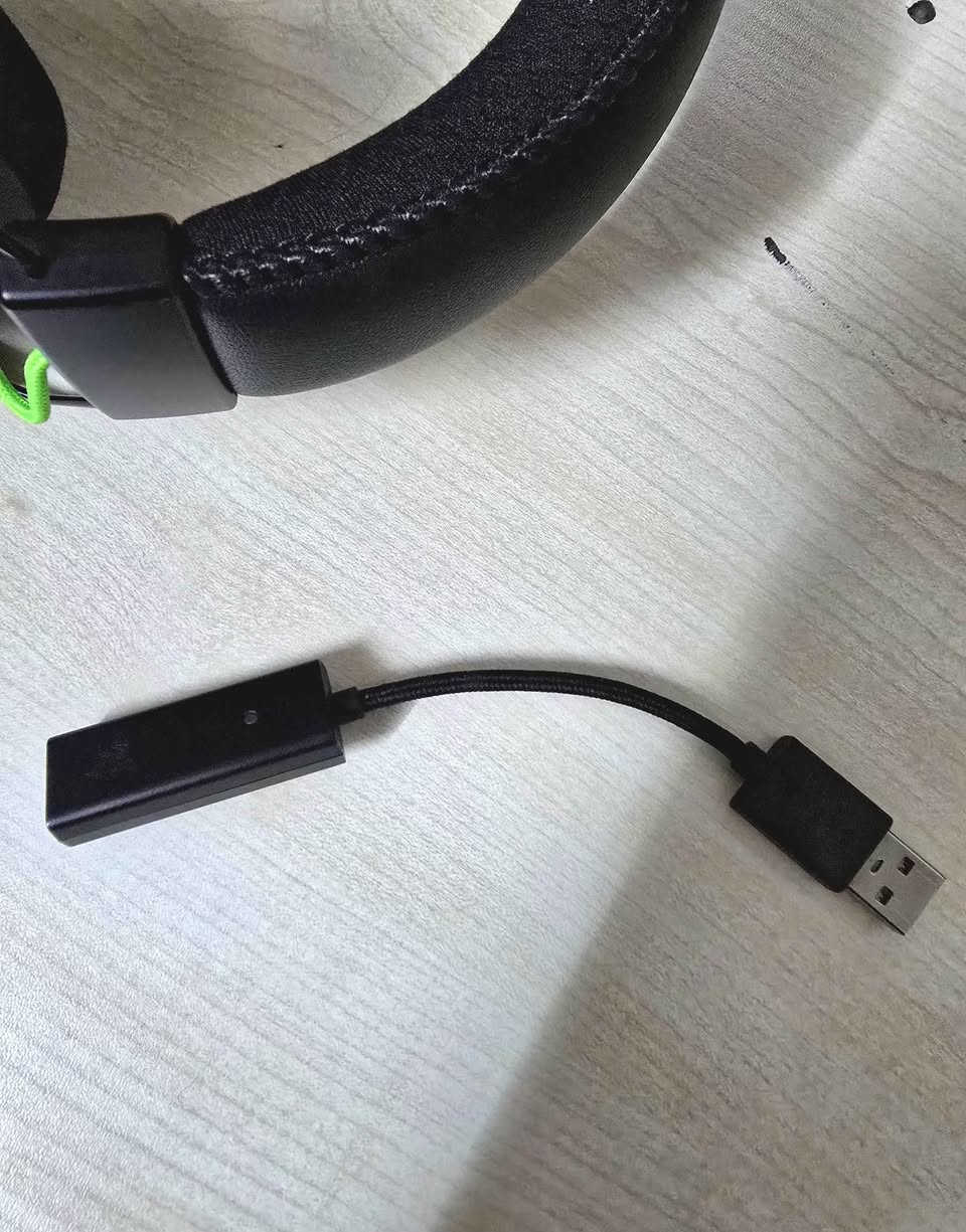 Razer blackshark v2 + used sound card 
هیدسیت ریزر بۆ فرۆشتن 

زۆر پاکە و خاوێنە کارتۆن و شتی خۆی لەگەلە 
هیچ کێشەیەکی نیە 
بۆ هەموو جۆرە ئامێریک دەبێت .
نرخ 85 هەزار

*********** أربيل, العراق
