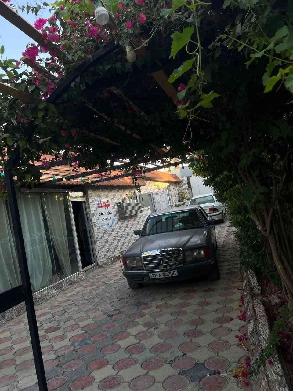 مرسيدس 560 • ١٩٨٩ • رقم انجليزي