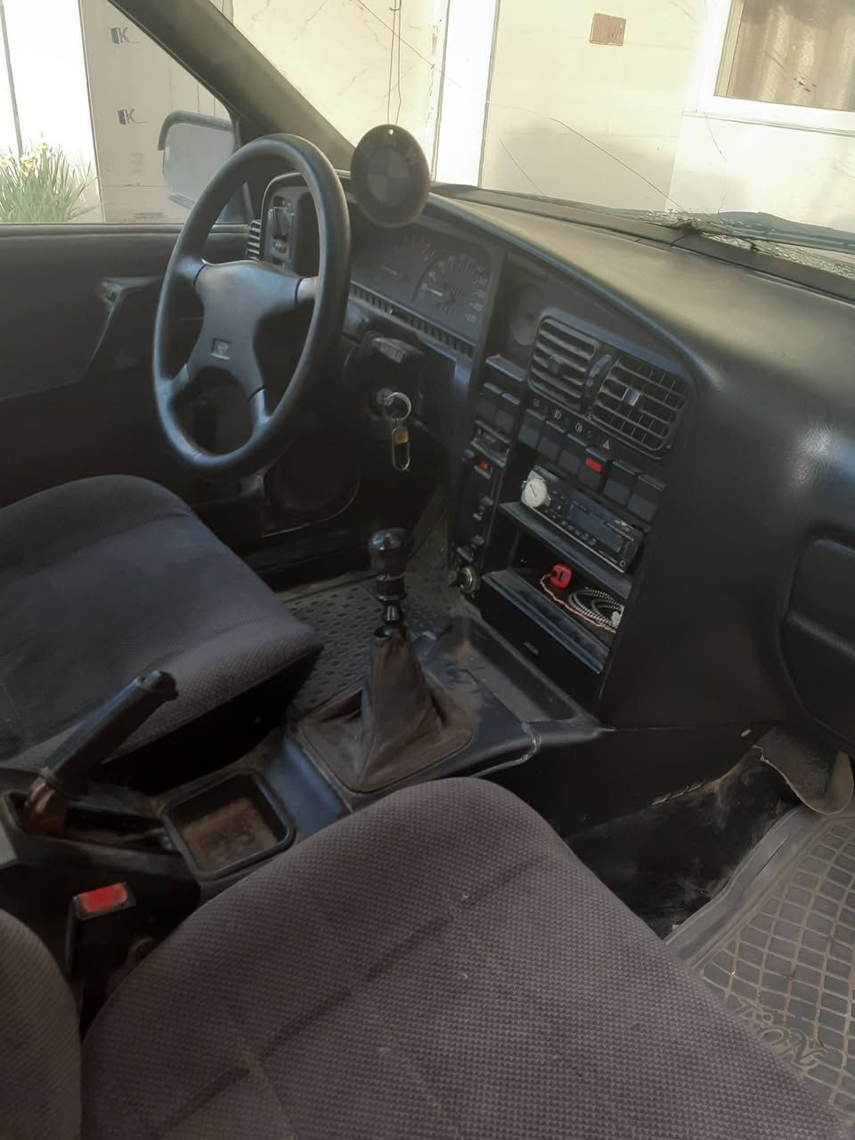 اوميكا حجم ٢٠ موديل ١٩٩١ كير محرك اكسل شرط سنوية خضرة رقم أخضر شرعيها بالموصل شرط تحويل موبايل *********** أو *********** قضاء مخمور
