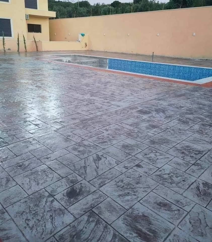 💎 نقوم بتنفيذ اعمال الباطون المطبع العادي والملون
المنازل , الفلل , الحدائق , المداخل ....
وذلك من خلال نموذج من اختياركم او تصميمكم مع تحديد الالوان .
✅ يتم التنفيذ خلال المدة المتفق عليها بشكلٍ مسبق.
✅ توجد الكثير من صور الكاتالوغات يمكنك طلبها من خلال الواتساب .
✅ يمكنك تقديم نموذج معين ونقوم بتنفيذه.
✅ يمكنك الاتصال والاستفسار خلال الرقام الموجودة: ***********

#الباطون_المطبع #باطون #ديكورات #ديكورات_خارجية***********
