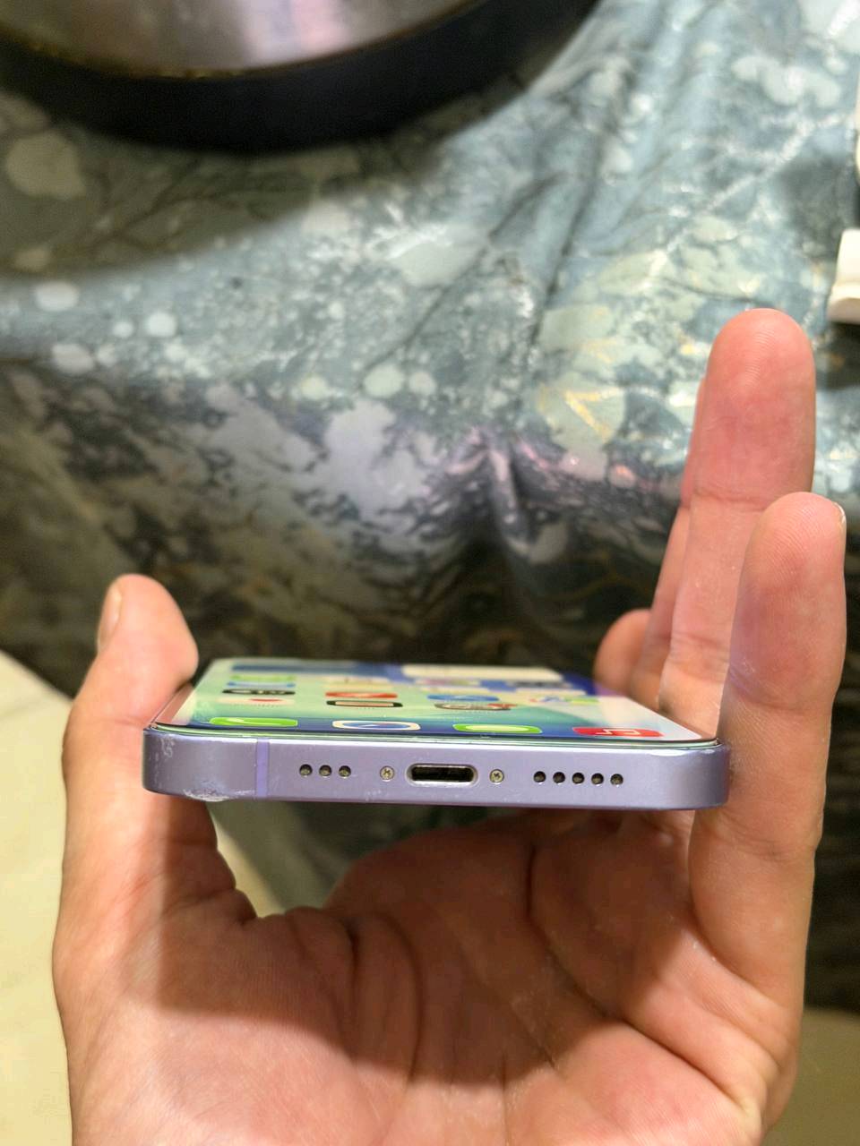 iphone 12
64 GB
Battery 80
سيم واحد
ما مبدل في ولا شي نظافتا 90 بالمية
السعر 299 الف دينار
للتواصل واتساب ***********