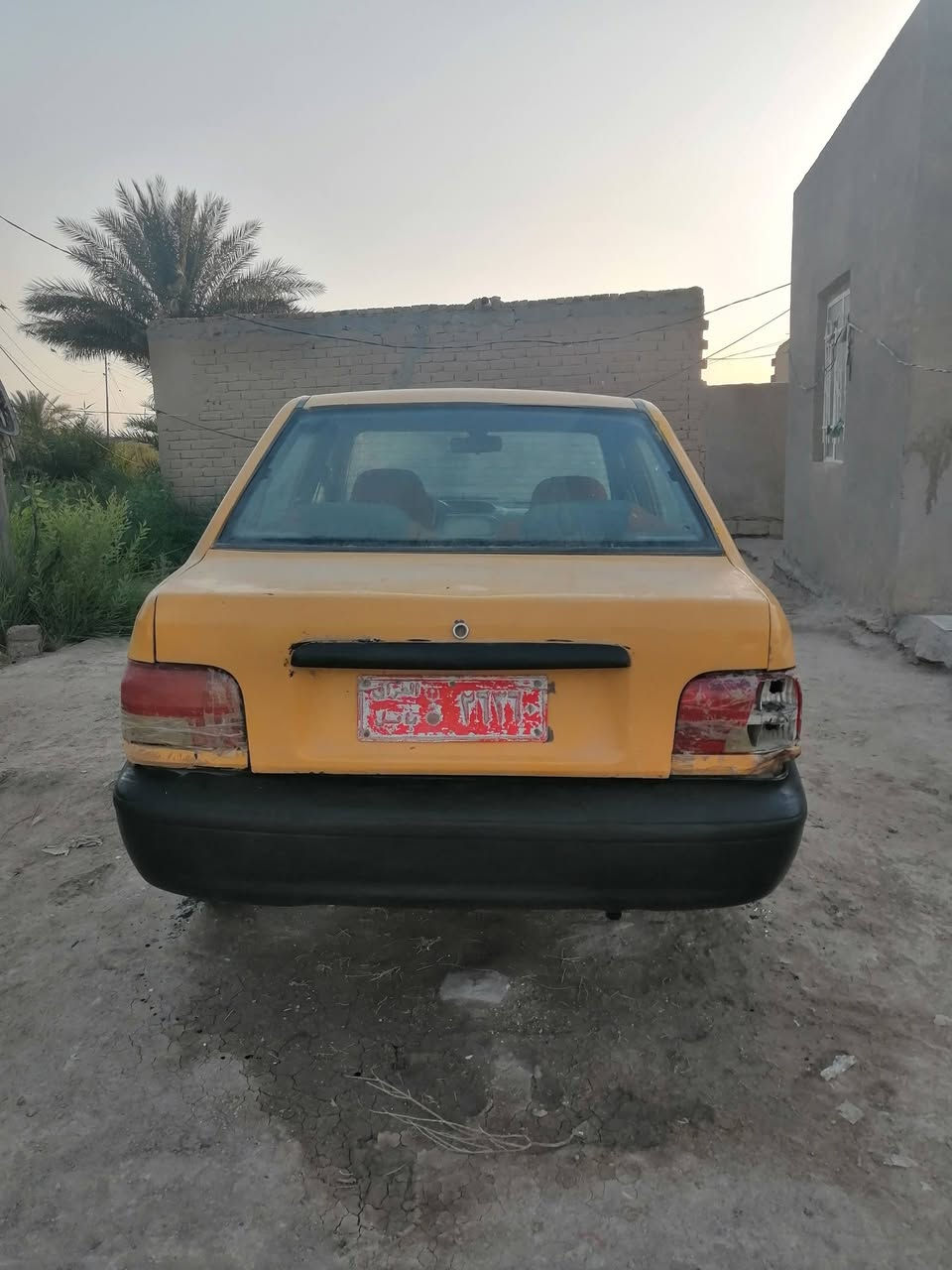 السلام عليكم سايبا للبيع رقم احمر موديل 12.. 
سياره نضيفه كير جديد مكينه بيهه بخار 
كهربايت جاهزه تايرات جديد دوخل حلوه، راعيه ماندله
السعر 800 وبيهه مجال لشراب الاتصال على ***********
مكان الدوانيه مهناويه 👍
