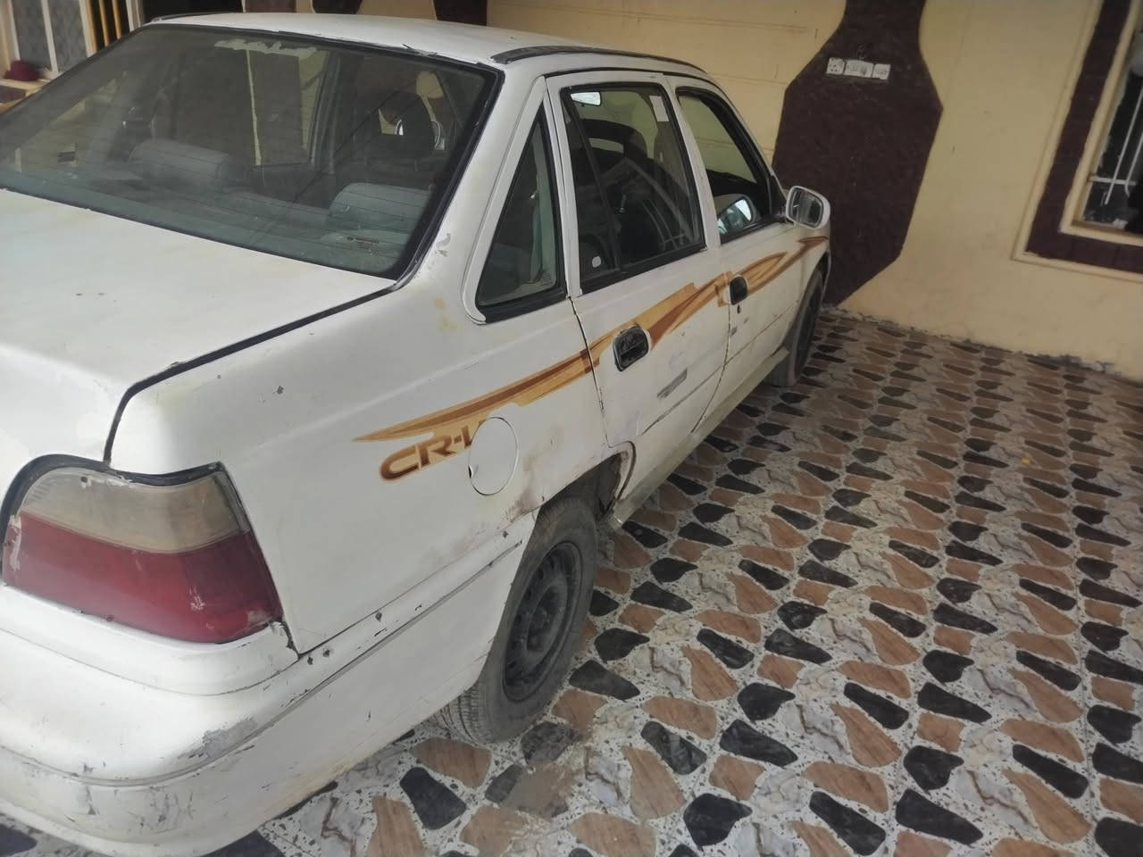 دايو سلو موديل ٩٥ رقم صلاح الدين سياره جاهزه شغاله اذا اكو مراوس بهايفي عادي السعر ١٥ مكان السياره الضلوعيه الحردانيه ***********

