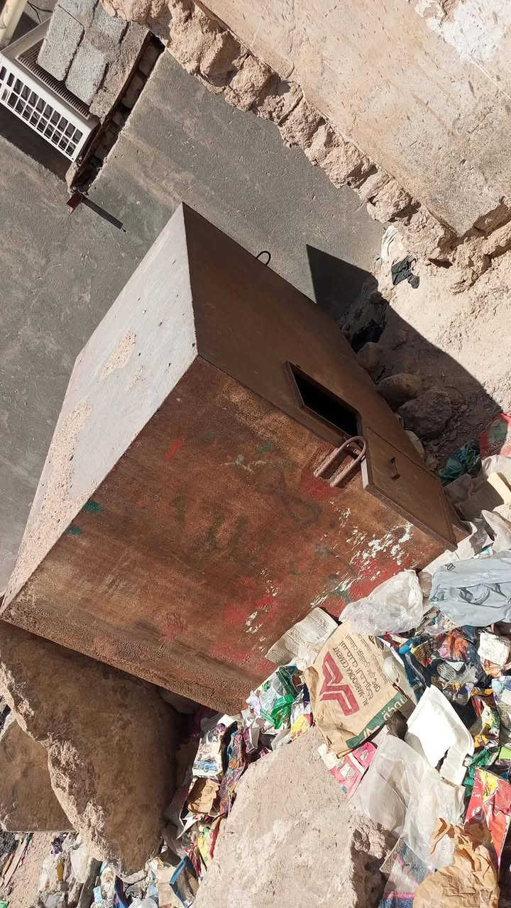 تانكي مال غاز للبيع مترين ونص طوله ارتفاع متر ونص***********
