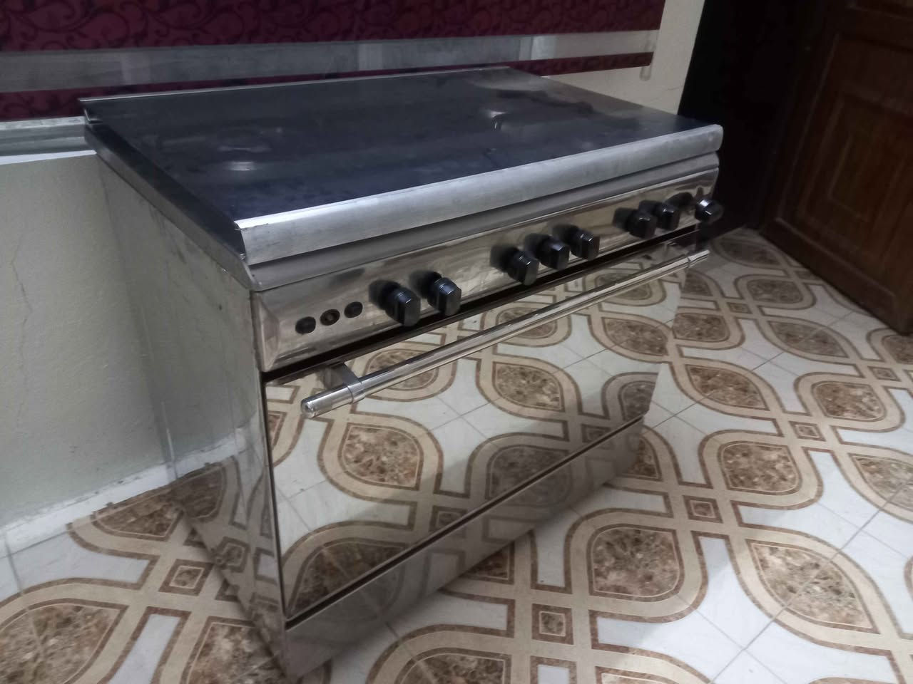 طباخ رويال للبيع شرط الشغل السعر ١٣٥ ألف العنوان موصل حي الصدام بعد السيطرة عالشارع العام طريق بعشيقه *********** *********** يوجد توصيل داخل الموصل أجره عالمشتري موصل, نينوى
