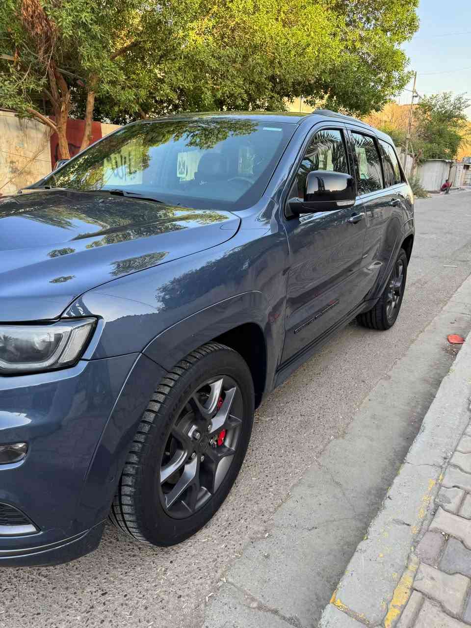 سلام عليكم . جيب خليجية فئة S موديل 2020
موصفات رادر امامي اعلى موصفات بفئة S
مكفولة من الصبغ والتبديل فقط بارد مقدار اصبع بالجاملغ الامامي الامين موضح بالصور ورصعه بسيطه بالباب الخلف السائق سونار موجود ماشيه 62 الف مكان السياره بغداد رصافه سياره باسمي رقم بغداد / الماني 
السعر 31$ ثلاث شدات وعشر اوراق الشراي يتصل ويدلل هذه رقمي ***********
