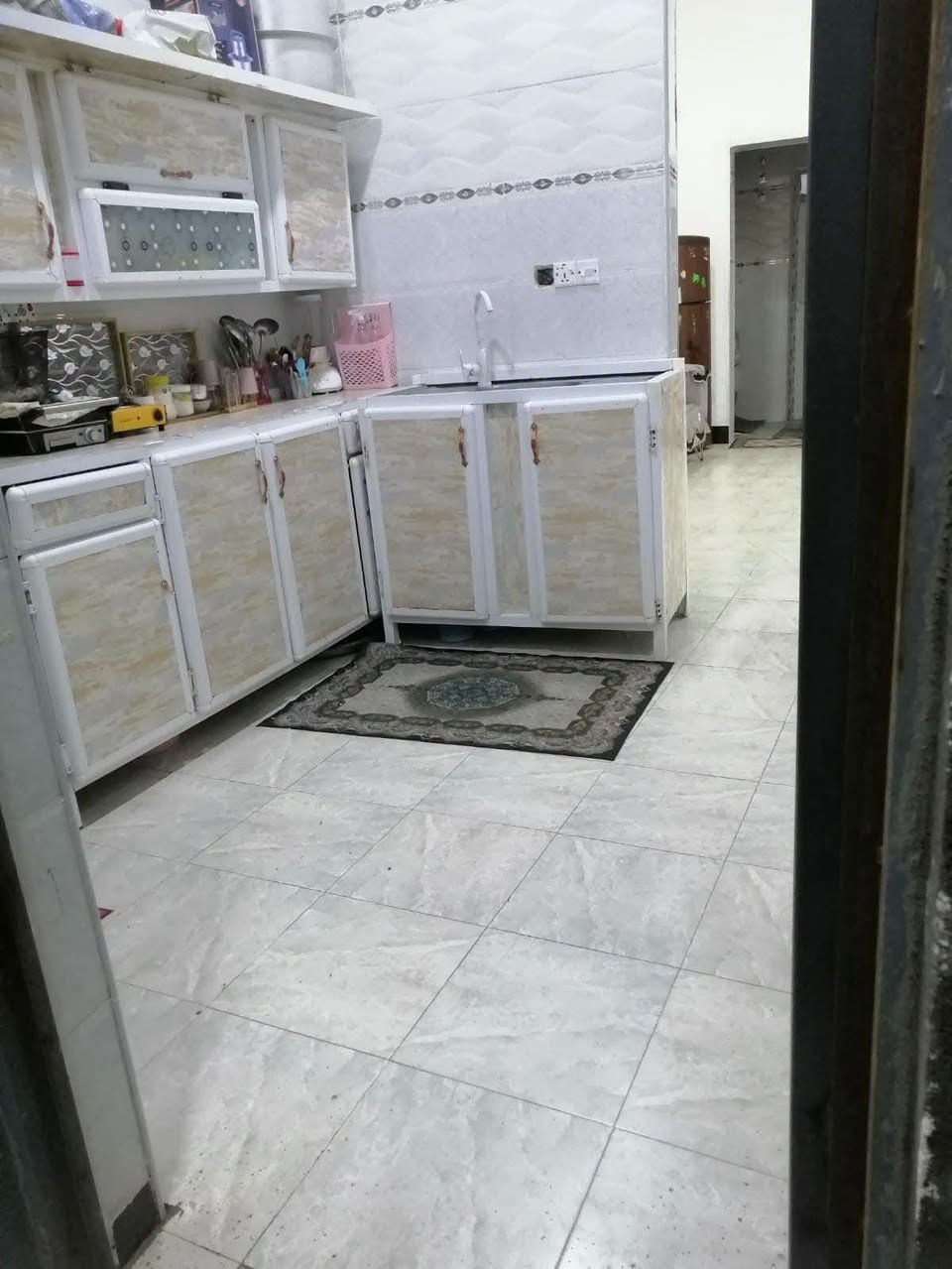 السلام عليكم
بيت زراعي للبيع ١٠٠م مربع الصياغ قرب مدرسة 🏫 الاكيندو 
غرفة وصالة ومطبخ وبراني وصحيات داخليه وخارجيه 
سنه البناء ٢٠٢٥ يبعد عن الشارع العام ٢٥٠م الشارع ٩م مقرنص 
السعر ٧٥ مليون قابل للتفاوض 
*********** وات ساب

