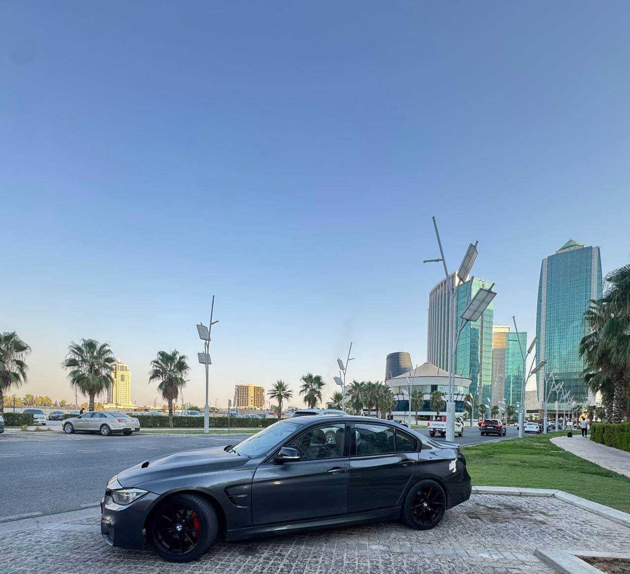 سلام علیکم
BMW 330XI
عام سبغ 
لێدران پێشی لای سایەقی هەیەتی
فول مواسفات
شریکە عروش 
فول دەسکاری و جوانکاری کراوە سیارەکە
گێڕ مەکیمە تەبرید تەقە ڕەقە بەشەرت
٢٤ گەڵا غرامەی لەسەرە
سعر ١٣٠ دوای مەعمەلە ٢٤ گەڵای غرامە بگێڕەوە

*********** أربيل, العراق
