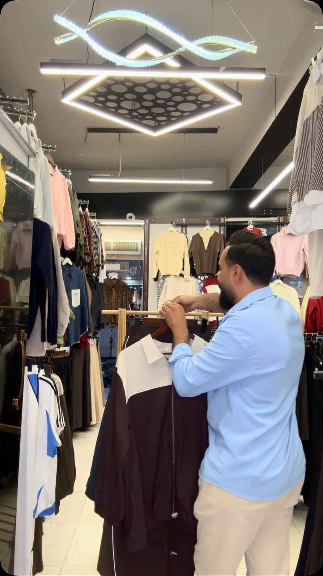سوت رياضي • M-L-XL-XXL • توصيل لكافة المحافظات