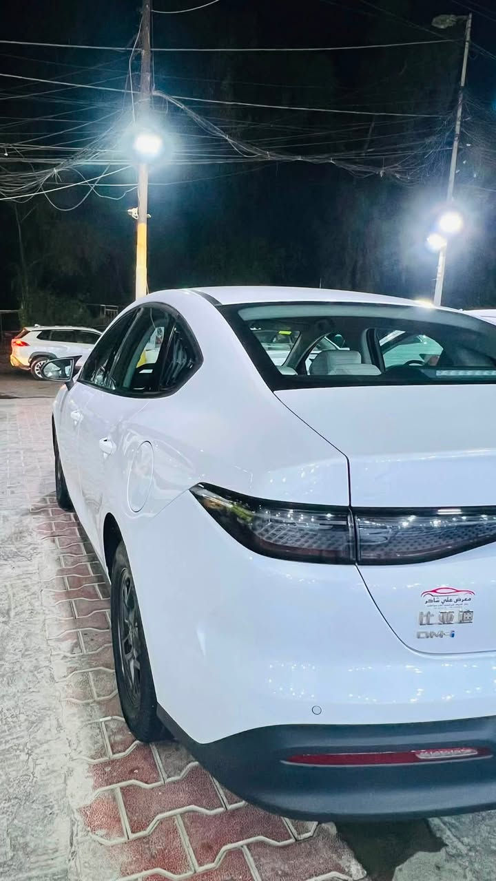 حياكم الله جميعاً .. للبيع سيل 5 2025 رقمها حلو بغداد ماشية 2000 EV كهرباء و6000 HEV محرك سونر جديد مرفق مع الصور رصعات بسيطات كلش وشخط مكحل بالدعامية
السعر 19750 قفل رجاءاً كلهن فوك ال20 مليون معروضات 
***********
