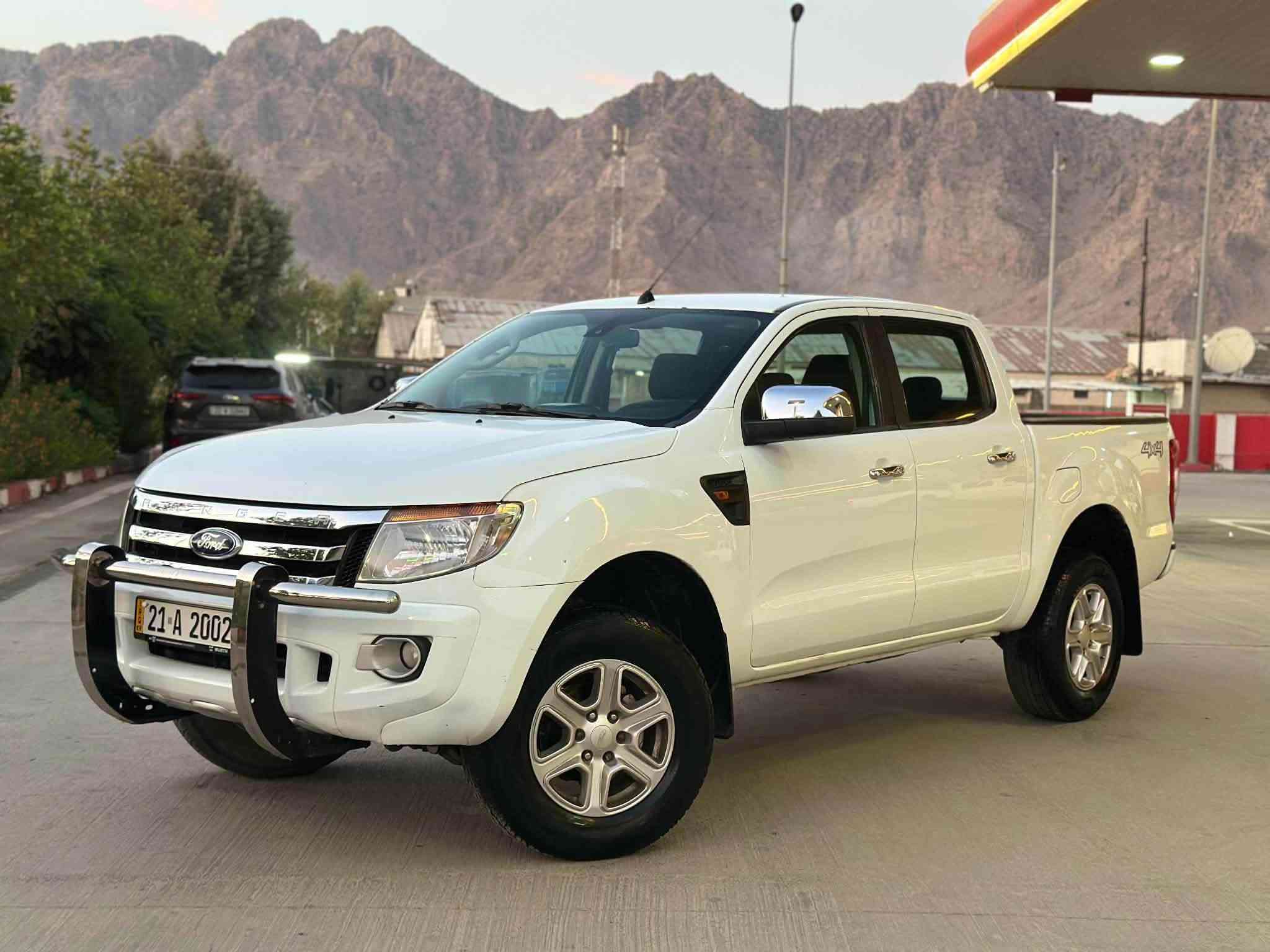 ڤۆرت رەنجەر مۆدیل 2013 مەکینە مەرخوب بەنزین ٤پستۆن. 
فوول ماسەفات. دەبڵ ئەکسل.جام ئۆتۆ.تەحەکوماتی سەر سوکان.ئاوێنە کارەبای.
یەک پارچە و پەڵەیەکی بۆیاخە بێ ناو بێ ئیرباگ 
سەنەوی تازەیە تەحویل خرامە بەشەرت. 
گێر و مەکینە و ئەکس و دەبڵ ئەکسل و تەبریت کامل کارەبای هەمووی بەشەرتسعر رانية, السليمانية
