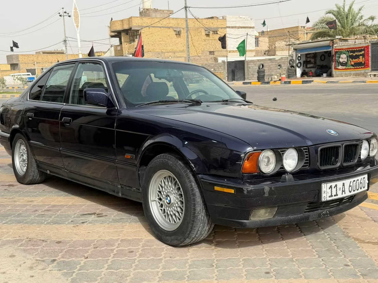 السلام عليكم . BMW موديل 1991للبيع فقط رقم مميز بغداد بسمي مداور ثاني يوم جاهزه للاخير تبريد تدفئه تخم تاير السياره مكفوله من الضربه ومن الخياس عضمها صاحي لا صبغ ولا رشات سياره مال جناي بيع فقط //***********// المكان ناصريه
