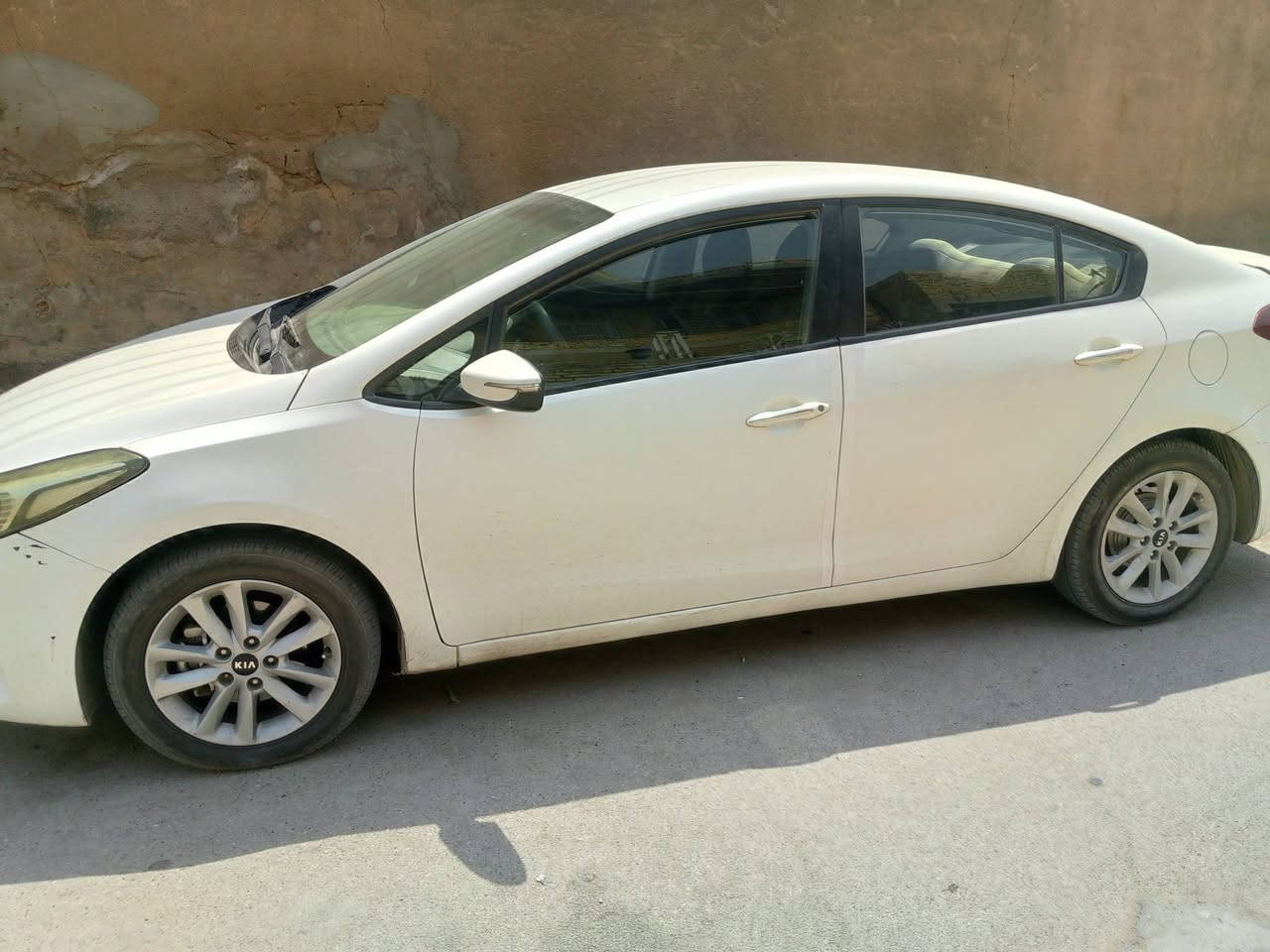 سيراتو ١٨بسمي بيه صبغ ٣قطع مكينه تبريد جاهزة السياره السعر ١١٠شطره ***********
