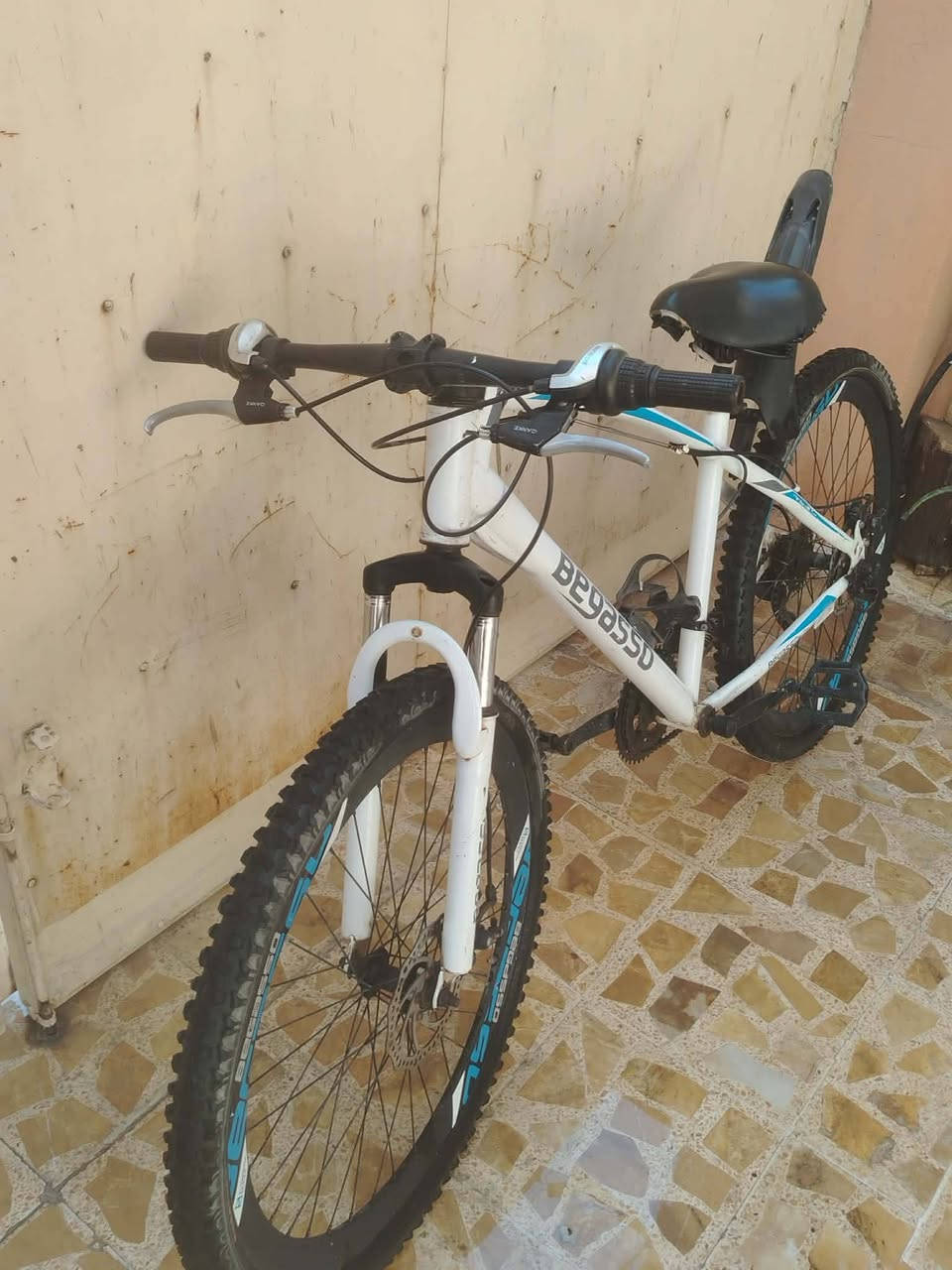 باسكل للبيع
نضيف ما يعوزو شي السعر 75 وبي مجال
***********
