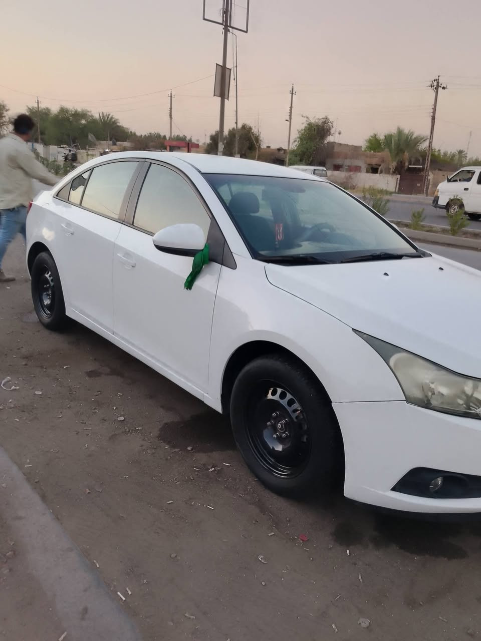 سلام عليكم سياره شوفر ليت كروز موديل 12 محرك 1600 خليجي بيه جاملغ ايسر صبغ  فقط. رقم سليمانيه الجديد هزه جديدة تحويل ثاني يوم كير  مكينة كفاله سعر 68وبيه مجال  مكاني البياع ***********
