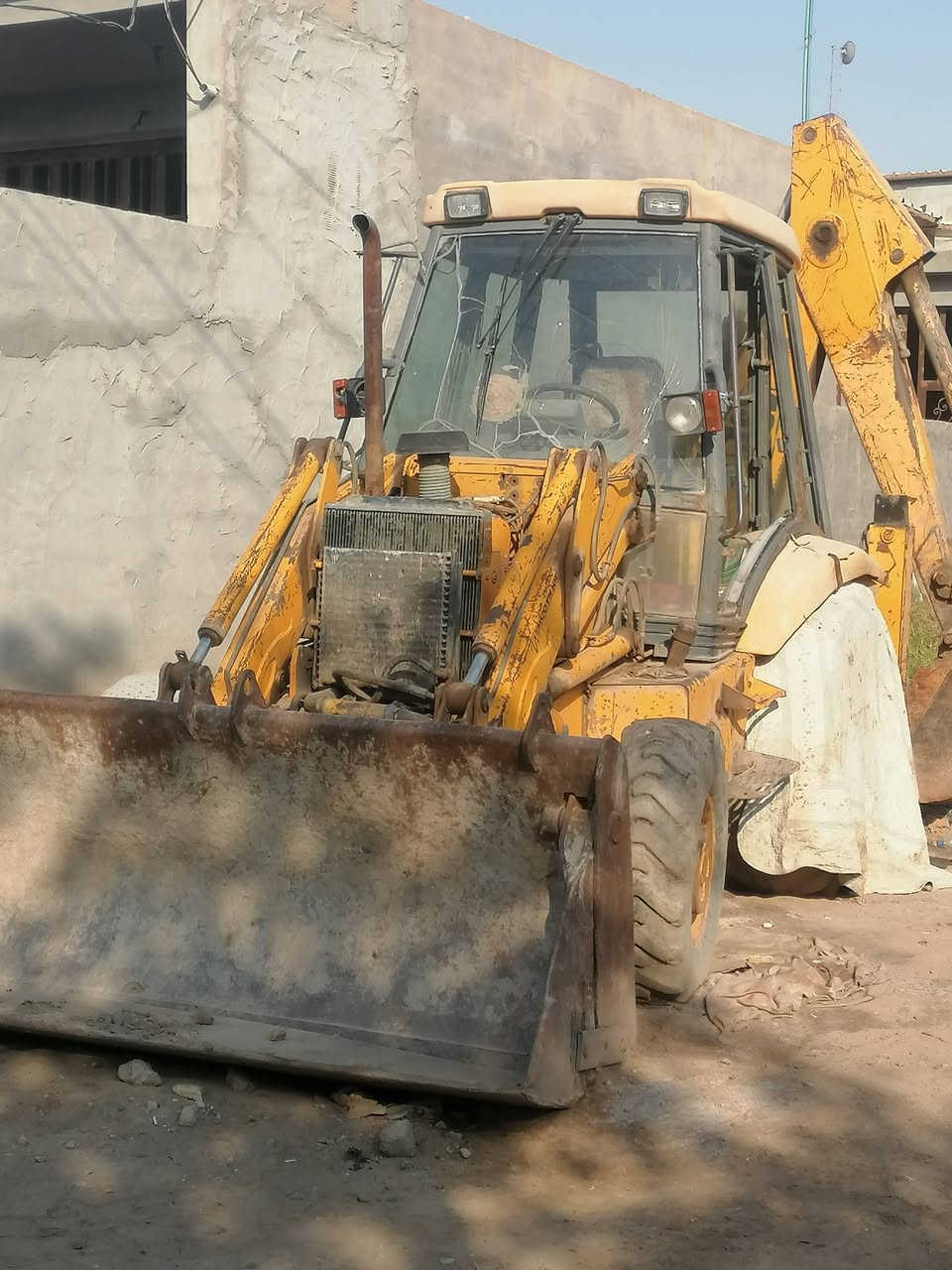 سلام عليكم جيسبي البيع ٩٤ بدون المحرك يبخر الكير مجفت جديد المضخة بيه ضعف السعر ٦٠ وبي مجال *********** العنوان واسط العزيزية
