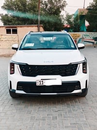 سورنتو خليجيه كفاله عامه  موديل 2025  داخل الضمان الموصفات  بنراما  بص...