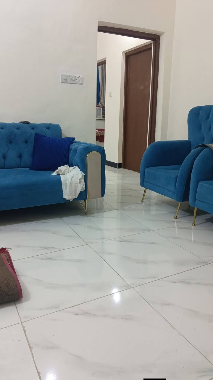 للبيع دار 240 متر المحموديه حي العسكري القديم خلف ملعب احمد راضي مسافه عن الجوازات قريب السوك مشي للسوك غرفتين نوم  مع صاله ومطبخ واستقبال وكليدور ترك خلفي،مترين مسلك مجموعه صحيه داخل وخارج مجموعه بناء قديم ومرمم جديد شغل يخبل قاط واحد ستاره وبيتونه سطح اشتايكر  واجه 13 متر تحويل مباشر خدمات كامله ماعدا التبليط البيت تحفه كراج جبير مع حديقه كلش حلوه السعر175  للاستفسار مراسلة الصفحه او الاتصال *********** واتساب
