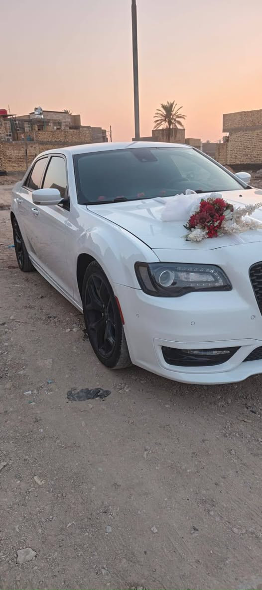 السلام عليكم
اوباما 22 دخول جديد ضباط بابل 

تورنك L 

داخل جلد 

حساس امامي 

حساس خلفي 

فول رادار 

نقط عمياء 

ماشيه فقط 64

 بيه كلير باب سايق وخلف السايق وجاملغ خلفي 
وبارد جاملغ امامي ايمن 

 السعر ***********

نص مكتوب في الصور:
- BIDCARS