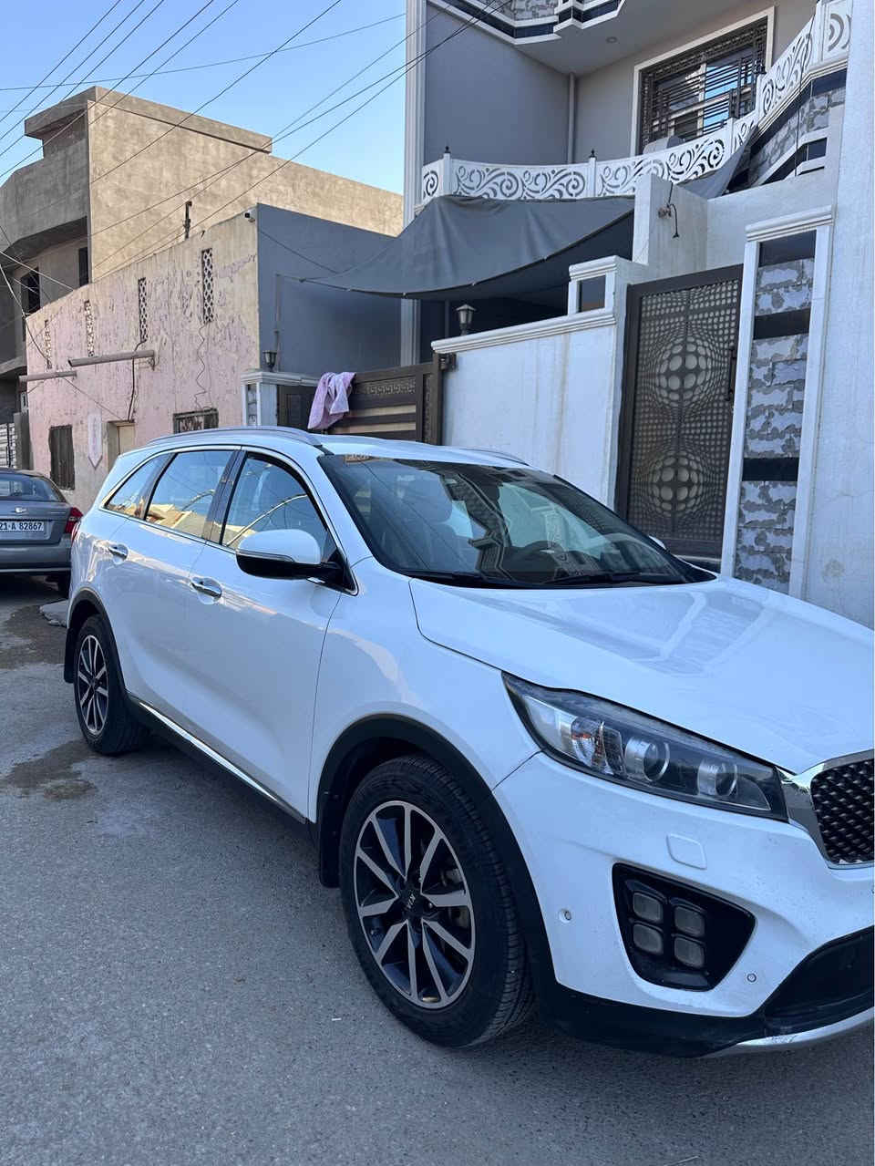 السلام عليكم سورنتو موديل 2018 خليجي محرك 6 سلندر مفتوح 7 راكب 3 قطع تبريد تخم تاير وباتري جدد قبل اسبوع شديتهن وادامه كامله للسياره بيها صبغ 3 قطع فقط بدون اي دواخل صبغ فقط السياره باسمي مكاني بعقوبه السعر 180 
***********
*********** بغداد, العراق
