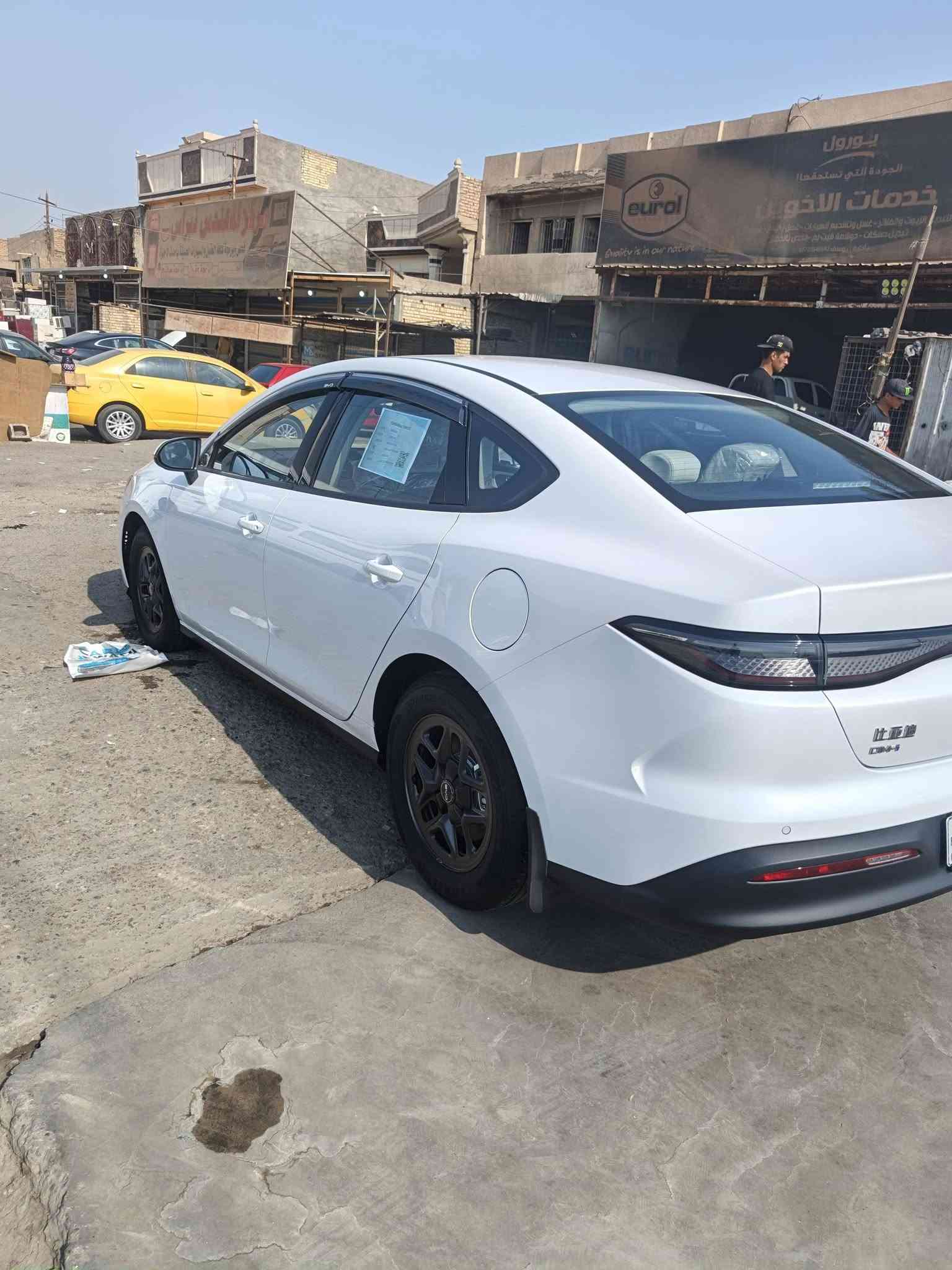 السلام عليكم
BYD  سي ال فايف 2025 
-مكفوله كفاله عامه (عدا الشخطه البلباب الموضحه بالصوره) 
-السياره شرط لا صبغ ولا بارد الشخطه على حطتها 
-ماشيه 12 الف كلي 
-7بانزين \ 5 كهرباء 
-السعر خاص 
رقم الهاتف : ***********
الموقع : بغداد- الزعفرانيه

نص مكتوب في الصور:
- مكان الشخطة