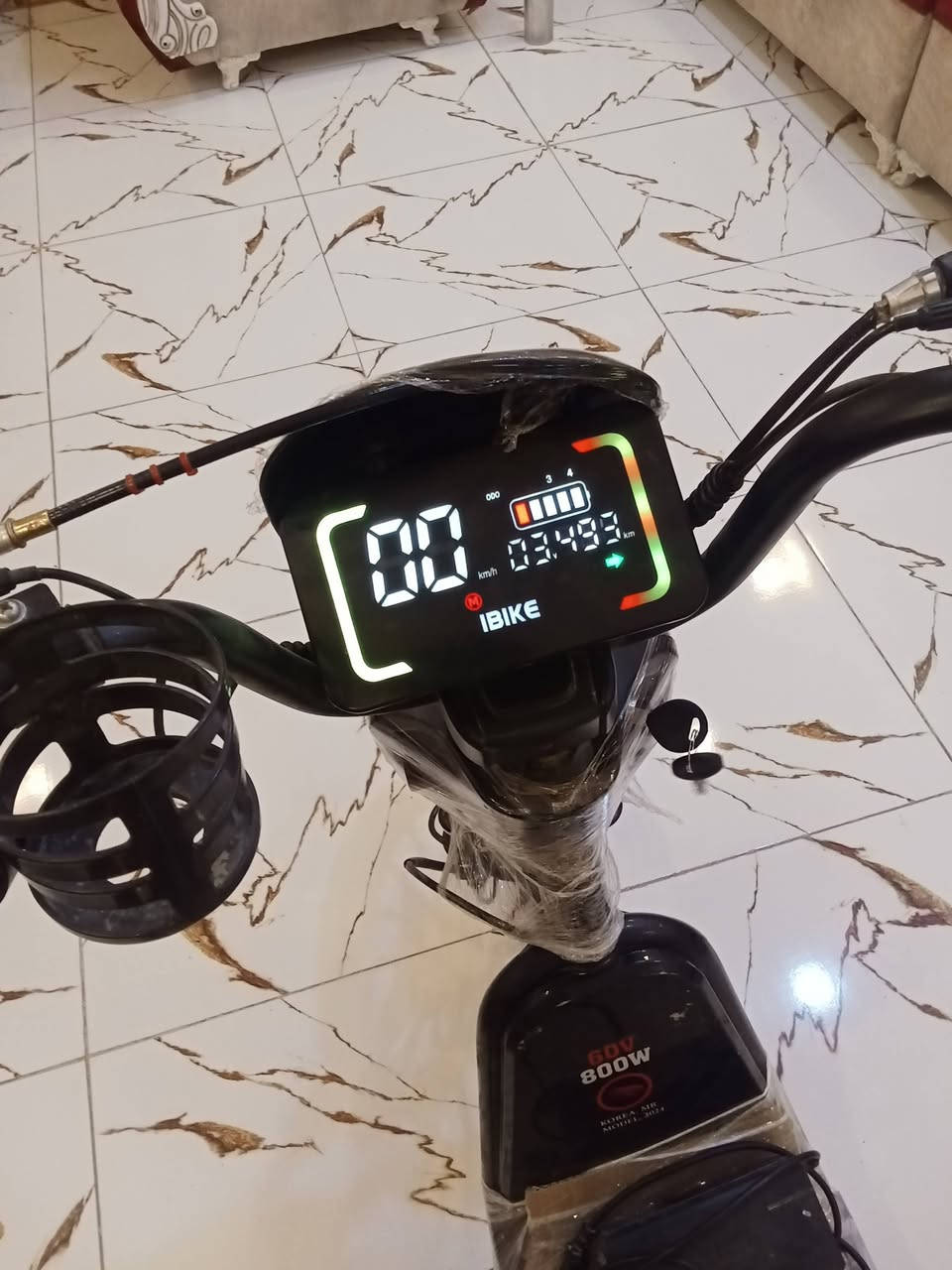 السلام عليكم باسكل شحن للبيع رايده ب200الف وبي مجال أخوان البايسكل كلشي مابي فقط  البنز مدري اشبي دهن يرادله وبي الشاشه مشكله مثل ما موضح لشاشه سعره هيا وشده يم جسر حجي خيون ب5الف  باسكل يخبل مابي اي شي ونضافه شوفت عينك بس رجاء المايشتري لا يلح رقمي للاستفسار والعنوان ***********
