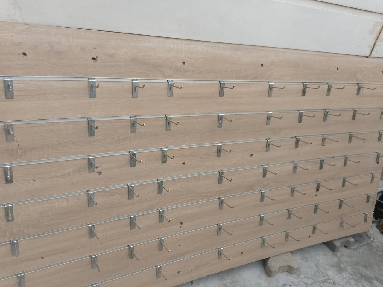 عارضة مواد جدارية مع الجناكيل بسعر مناسب 
 الطول مترين ونص
والارتفاع 120 سم . لاصحاب محلات الموبايلات والمحلات الاخرى 
اذا تفيدكم راسل الصفحة او أتصل على 
***********
يوجد واتس اب ايضا
